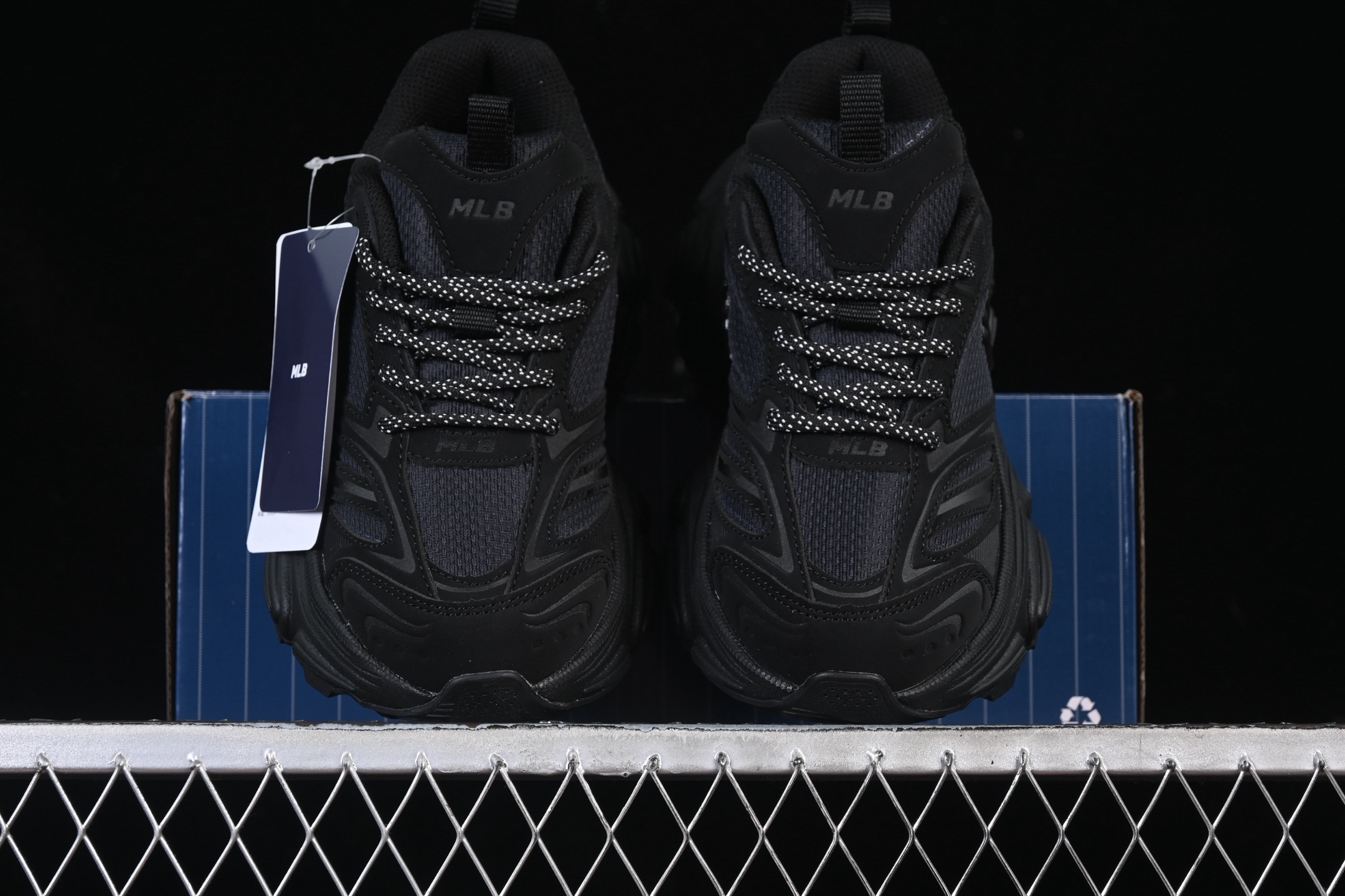 💰220纯原
NY MLB Chunky NB 纽约洋基队 增高厚底休闲跑鞋 3ASHW015N50BKD
尺码：35 36 36.5 37.5 38 38.5 39 40 40.5 41 42 42.5 43 44 44.5 45 N.C3