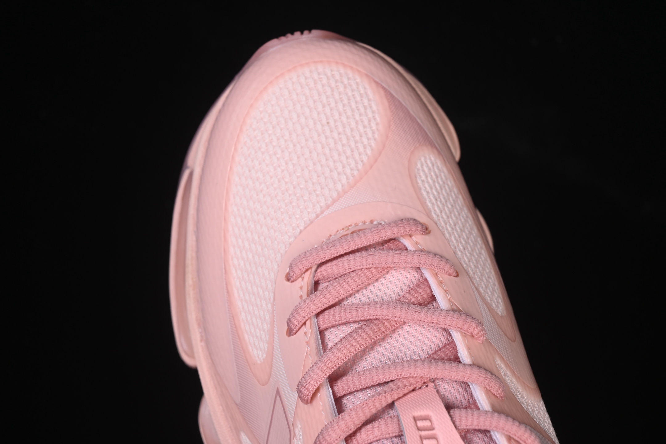 💰260纯原 New Balance 2000系列复古老爹风休闲运动慢跑鞋 U2000JG
尺码：36 37 37.5 38 38.5 39 40 40.5 41 42 42.5 43 44 44.5 45 46.5 3.D4