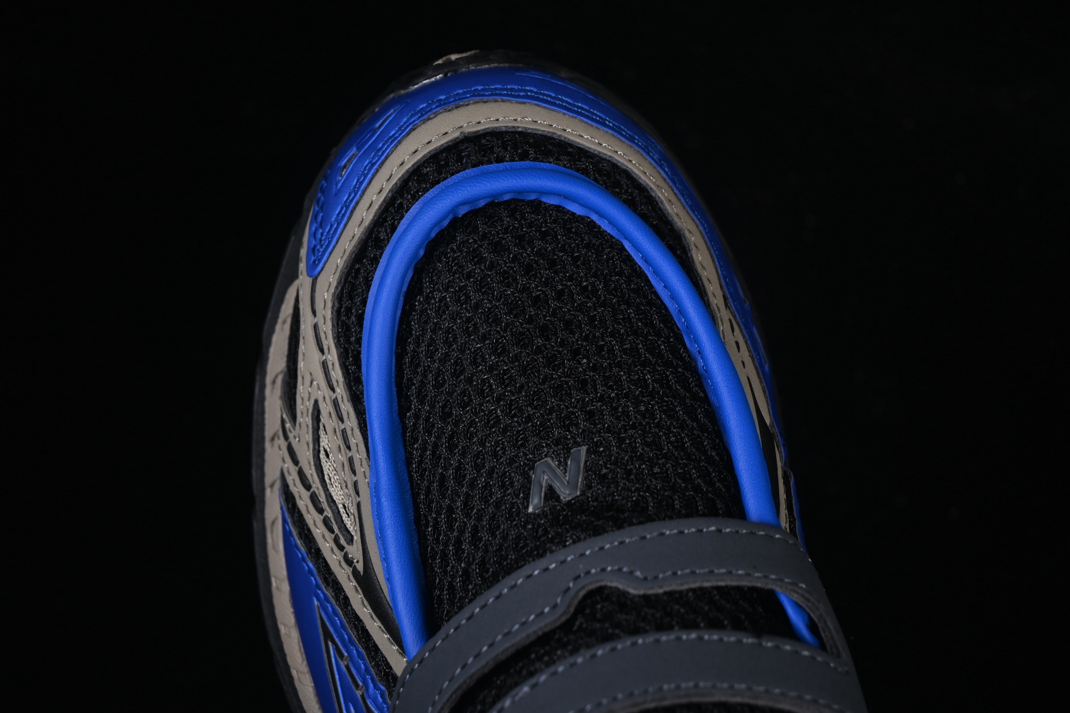 💰220纯原
New Balance 1906系列 乐福休闲鞋 U1906LAR
#采用轻质牛剖革拼接透气网眼衬垫织物鞋面材质 T-Beam大底提供足步弓支撑，保持步态稳定 后跟搭载外露缓震胶
尺码：36 37 37.5 38 38.5 39 40 40.5 41 42 42.5 43 44 45 N.C3