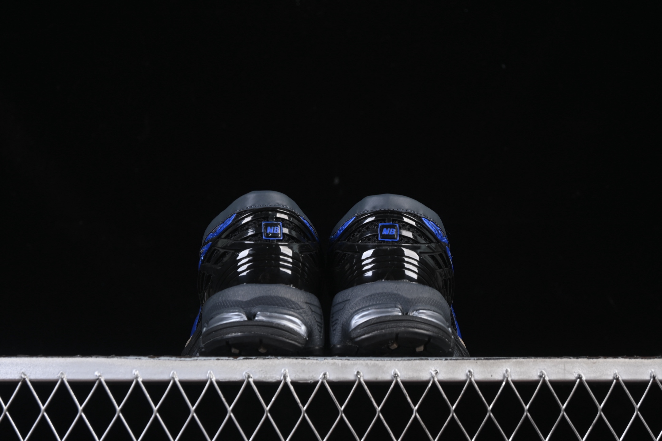 💰220纯原
New Balance 1906系列 乐福休闲鞋 U1906LAR
#采用轻质牛剖革拼接透气网眼衬垫织物鞋面材质 T-Beam大底提供足步弓支撑，保持步态稳定 后跟搭载外露缓震胶
尺码：36 37 37.5 38 38.5 39 40 40.5 41 42 42.5 43 44 45 N.C3