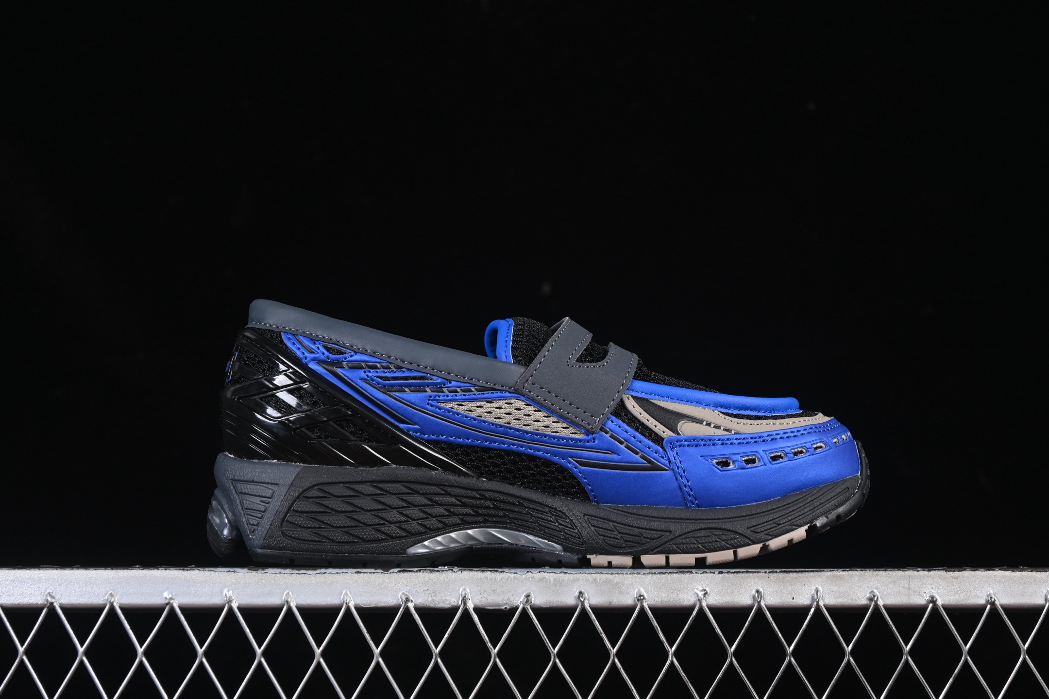 💰220纯原
New Balance 1906系列 乐福休闲鞋 U1906LAR
#采用轻质牛剖革拼接透气网眼衬垫织物鞋面材质 T-Beam大底提供足步弓支撑，保持步态稳定 后跟搭载外露缓震胶
尺码：36 37 37.5 38 38.5 39 40 40.5 41 42 42.5 43 44 45 N.C3
