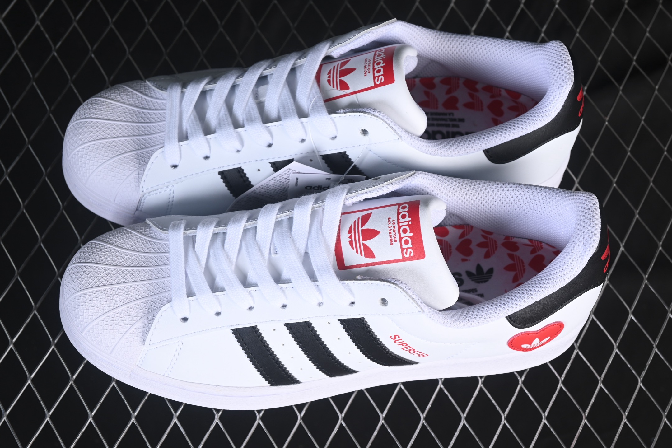 💰180纯原
 Adidas Superstar FZ1807 贝壳头休闲板鞋
尺码：35 36 36.5 37 38 38.5 39 40 40.5 41 42 42.5 43 44.5 45 F.C3