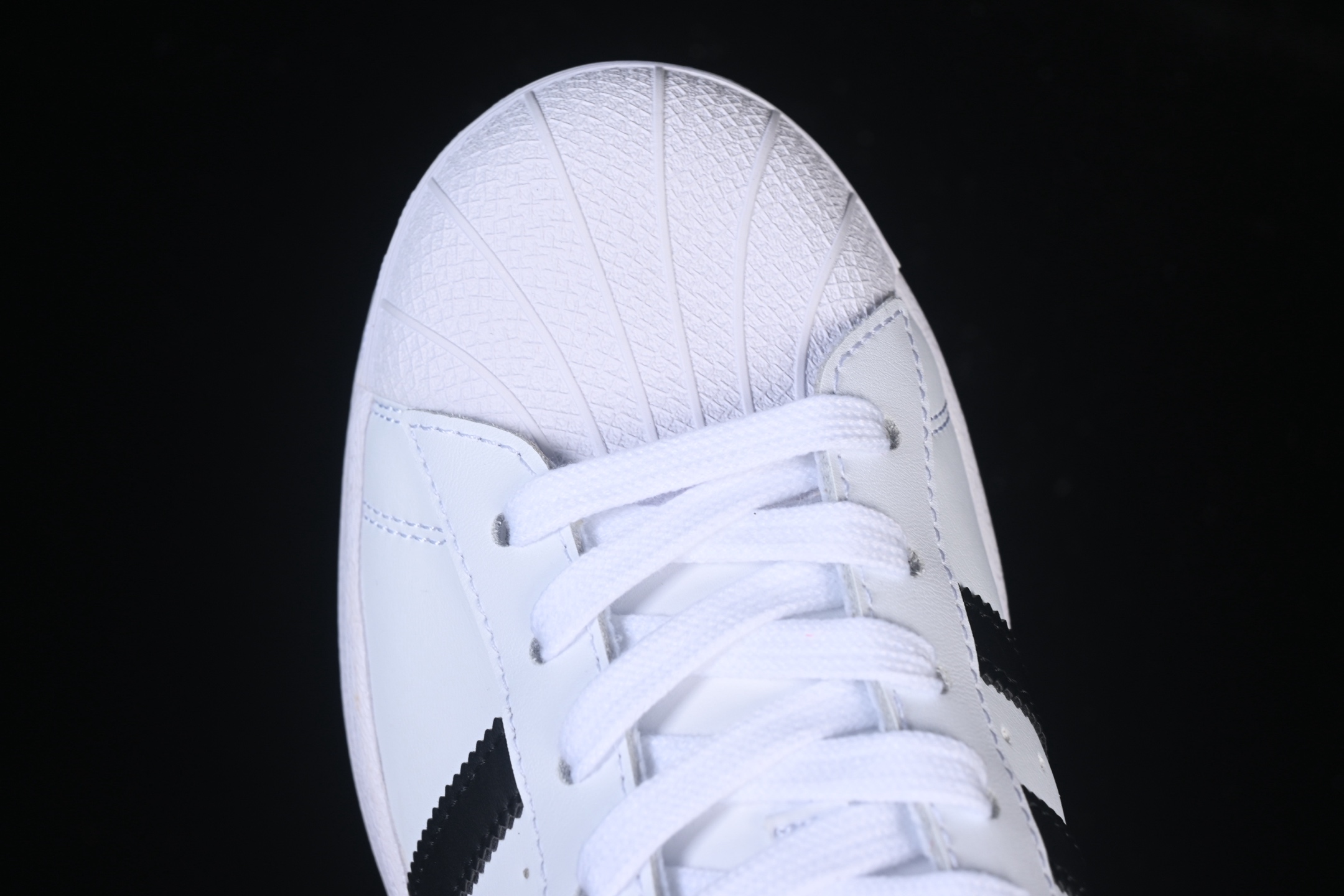 💰180纯原
 Adidas Superstar FZ1807 贝壳头休闲板鞋
尺码：35 36 36.5 37 38 38.5 39 40 40.5 41 42 42.5 43 44.5 45 F.C3