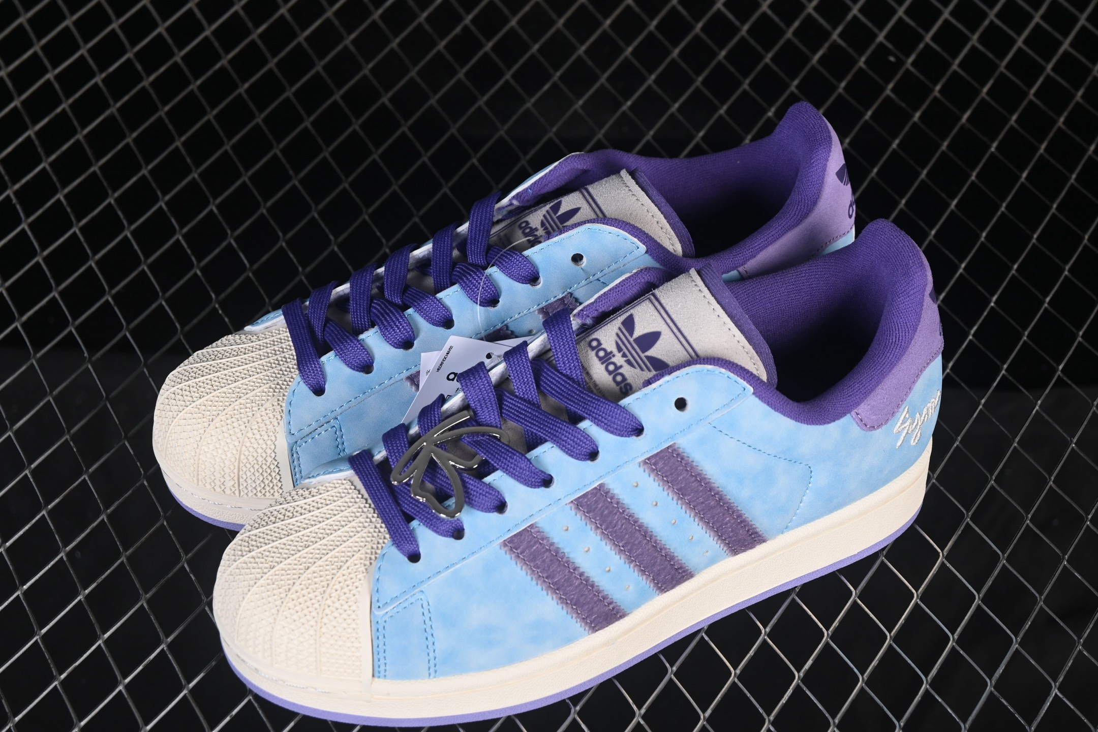 💰190纯原
 Adidas Originals Superstar II KI3533 贝壳头休闲板鞋
#专柜同步配色 原鞋开发 正确板鞋 原材原料 细节无敌 清洁度完美 诠释最高工艺
尺码：35 36 36.5 37.5 38 38.5 39 40 40.5 41 42 42.5 43 44 44.5 45 F.C3