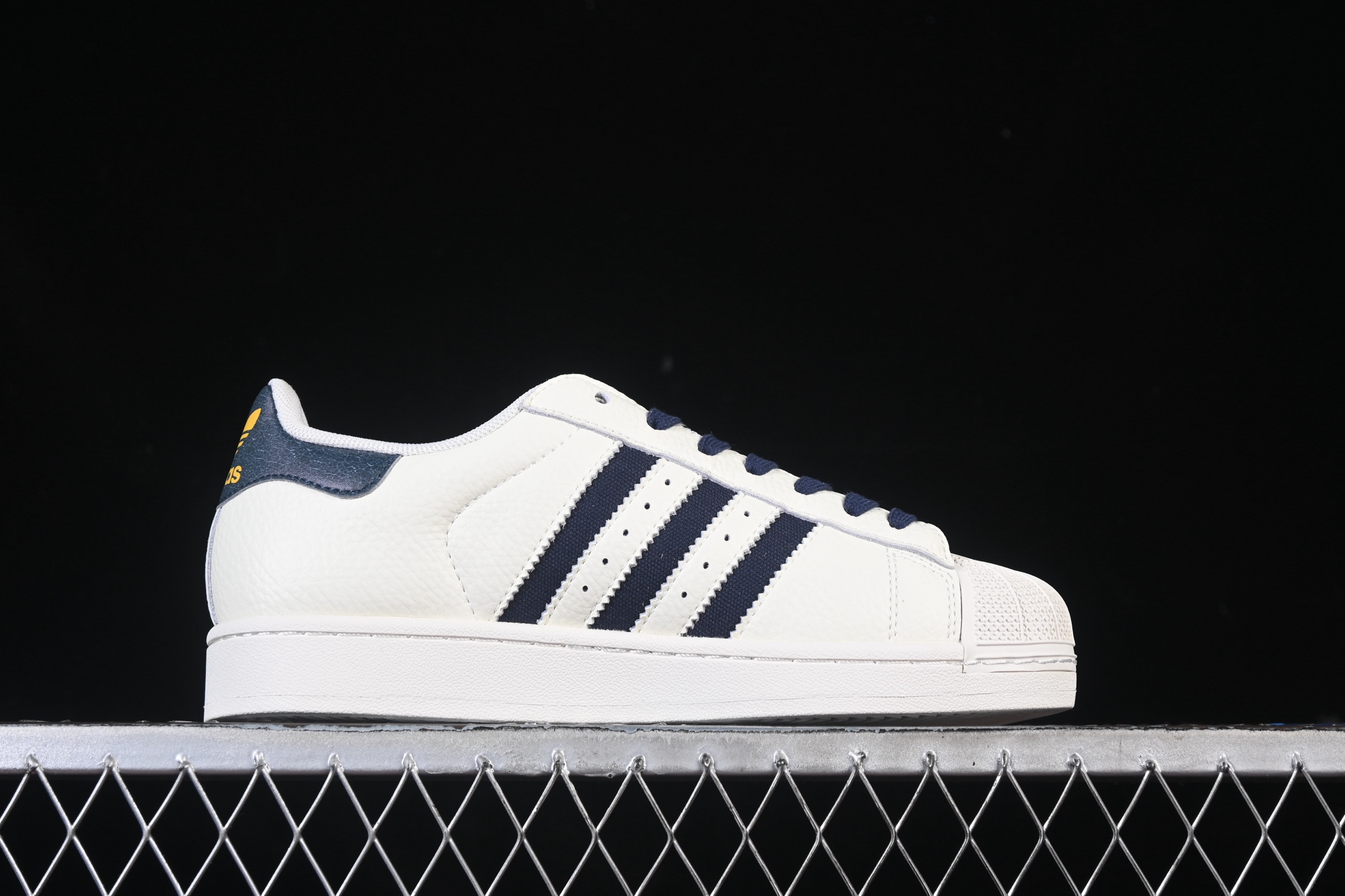 💰190纯原
 Adidas Originals Superstar II JR6989 贝壳头休闲板鞋
#专柜同步配色 原鞋开发 正确板鞋 原材原料 细节无敌 清洁度完美 诠释最高工艺
尺码：35 36 36.5 37.5 38 38.5 39 40 40.5 41 42 42.5 43 44 44.5 45 F.C3