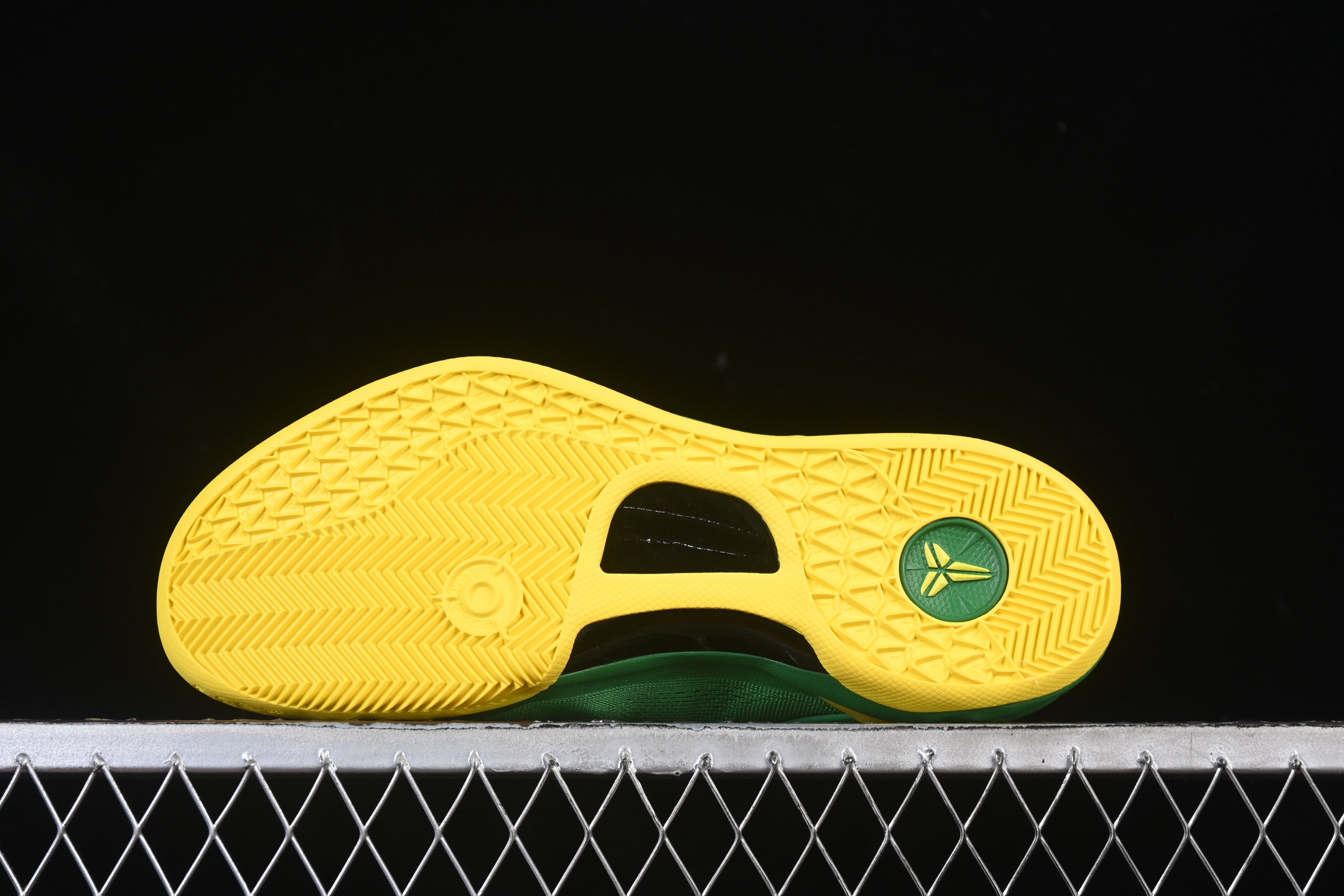 💰480外贸版 Nike Kobe 8 "SYSTEM" 科比8代 男子实战篮球鞋
#大厂出品 原楦原纸板 客供原厂材料开发 极致一眼正品既视感 细节如图所示
尺码：40 40.5 41 42 42.5 43 44 44.5 45 46 47.5 48.5 P.F6
