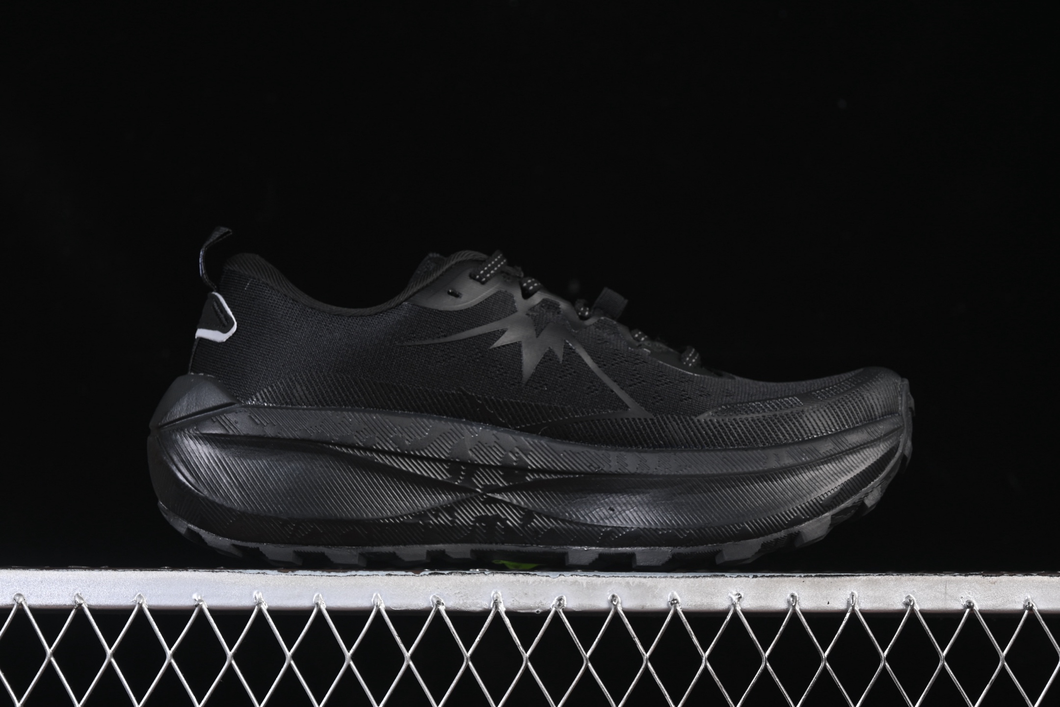 💰240纯原
 Asics Trabuco Max 4 亚瑟士运动休闲透气专业跑鞋 1011C187-001
尺码：36 37 37.5 38 39 39.5 40 40.5 41.5 42 42.5 43.5 44 45 AJC3