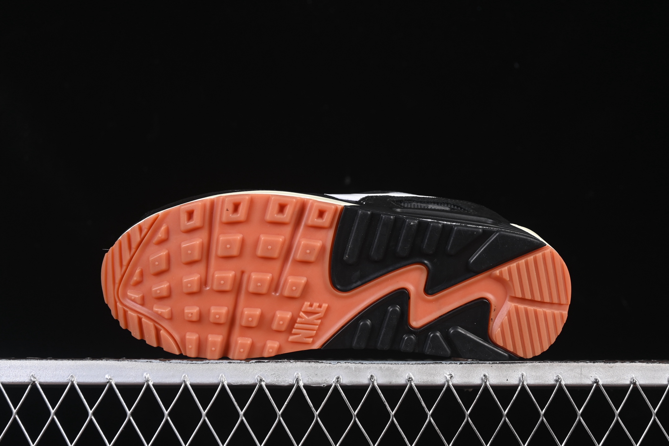 💰220纯原
 Nike Air Max 90 耐克复古气垫跑鞋 IF5605-002
尺码：36 36.5 37.5 38 38.5 39 40 40.5 41 42 42.5 43 44 44.5 45 46 B.C3