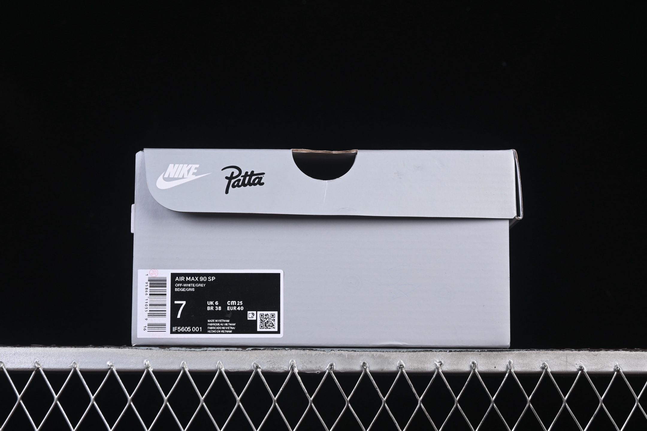 💰220纯原
 Nike Air Max 90 耐克复古气垫跑鞋 IF5605-001
尺码：36 36.5 37.5 38 38.5 39 40 40.5 41 42 42.5 43 44 44.5 45 46 B.C3