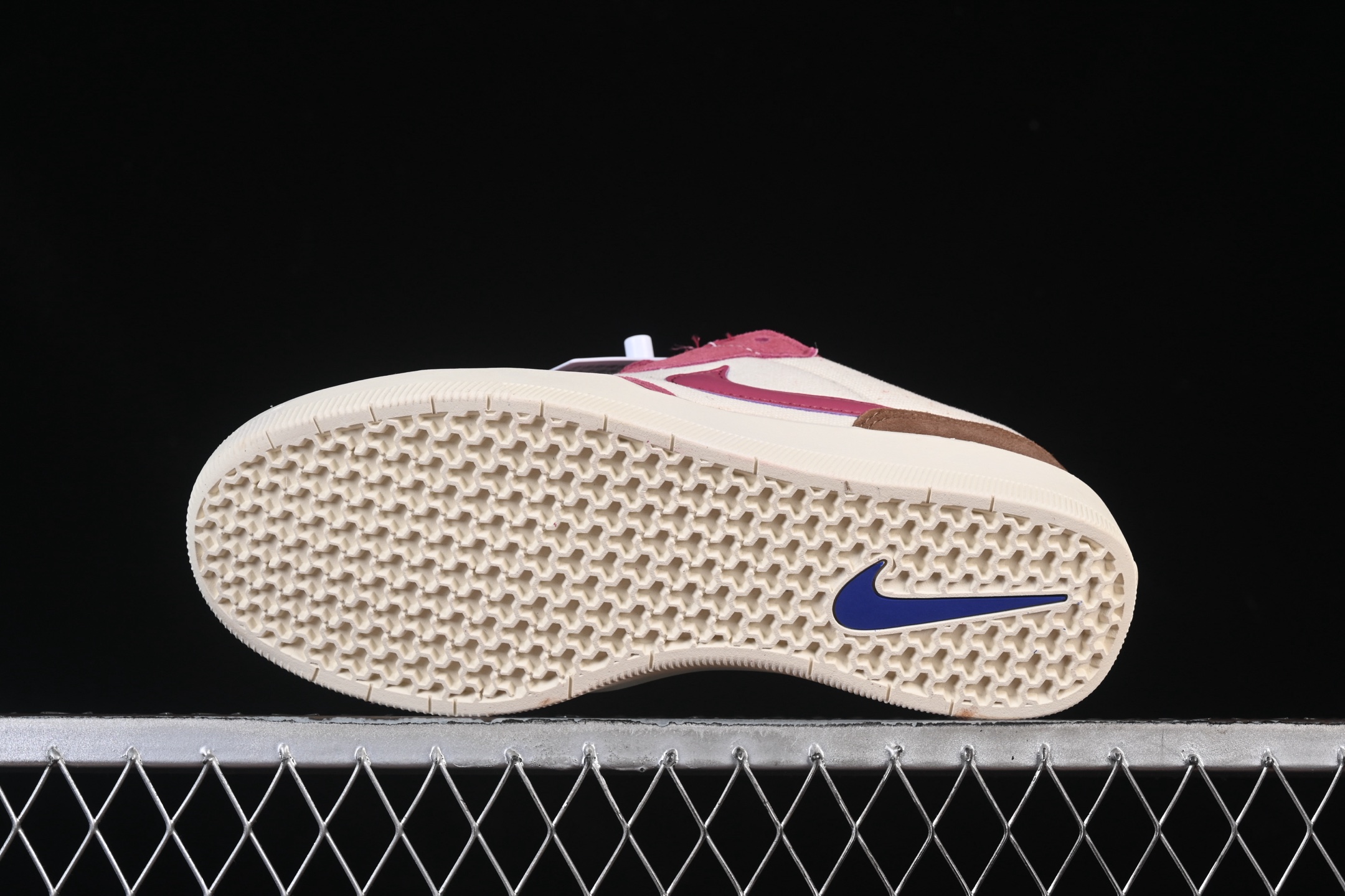💰190纯原
Nike SB Force 58 耐克简版复古滑板鞋 DV5477-104
尺码：36 36.5 37.5 38 38.5 39 40 40.5 41 42 42.5 43 44 44.5 45 G.B2