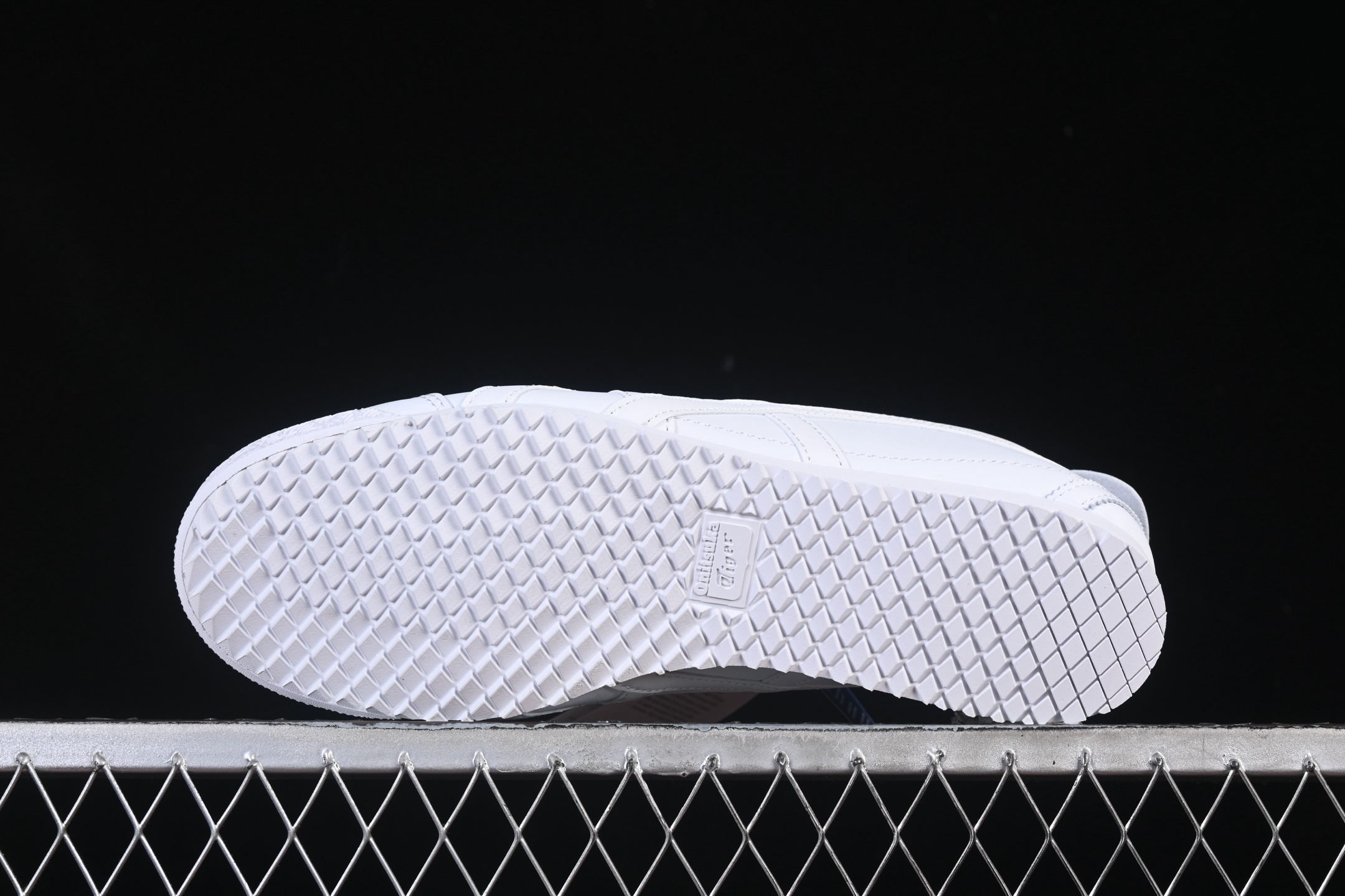 💰200纯原
OnitsukaTiger/鬼塚虎 Mexico 66 SD 低邦休闲跑步鞋 1183A872-117
尺码：36 37 37.5 38 39 39.5 40.5 41.5 42 42.5 43.5 44 44.5 45 B.D4
