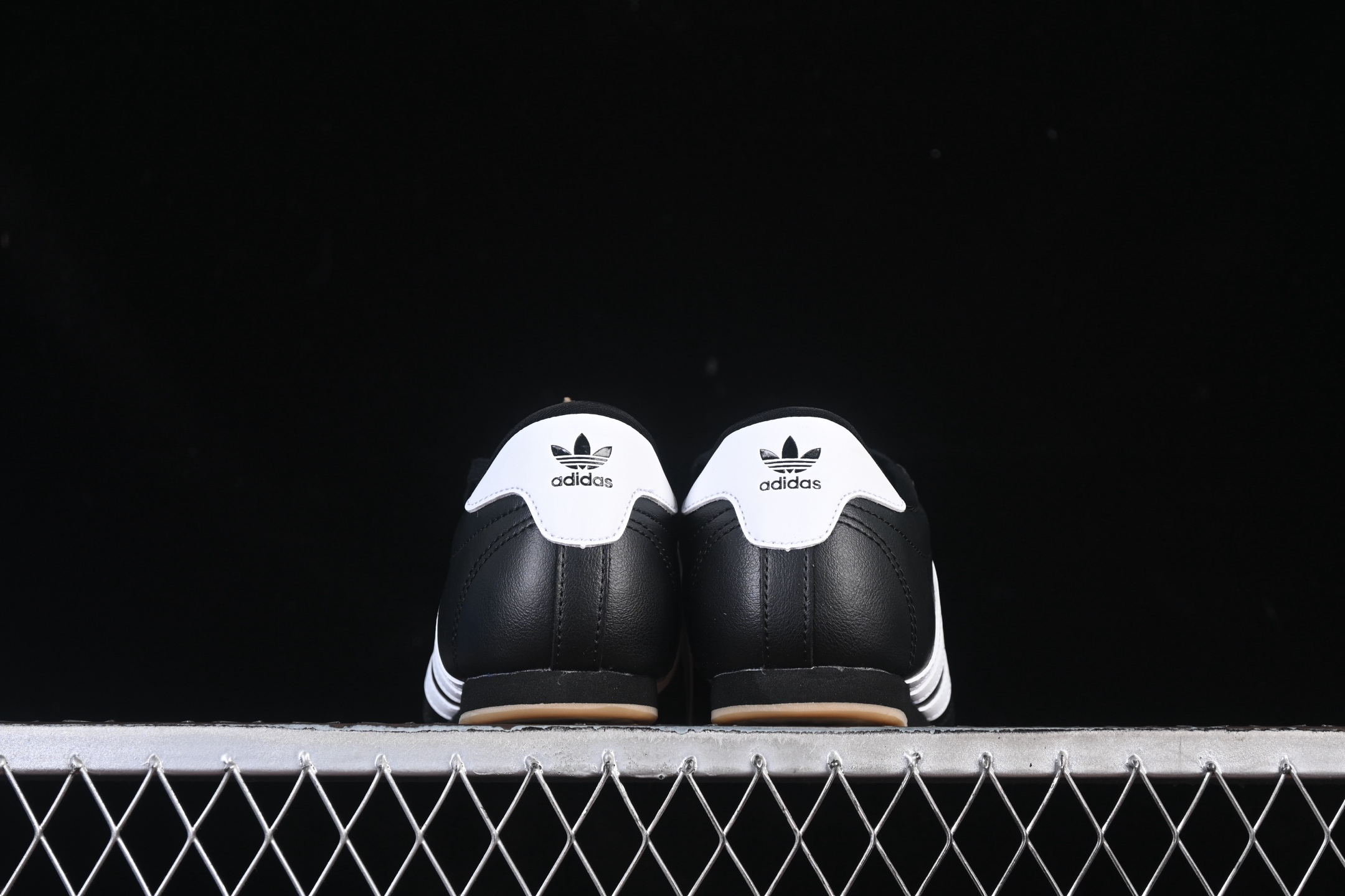 💰180纯原
 Adidas Originals Taekwondo JS1193 阿迪包裏性运动舒适防滑耐磨低帮训练鞋
尺码：35 36 36.5 37 38 38.5 39 40 40.5 41 42 42.5 43 44 44.5 45 C.C3