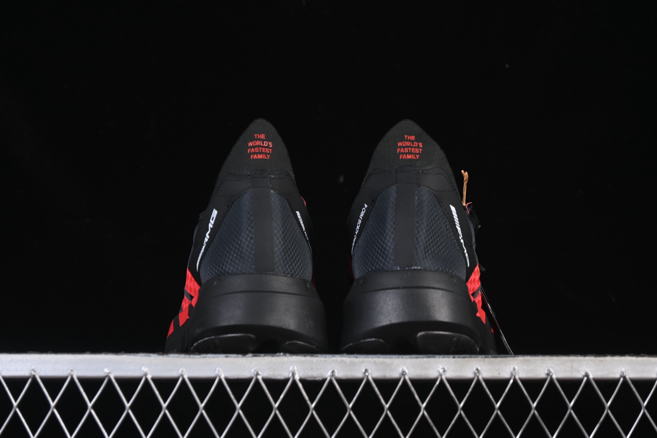 💰240纯原
Adidas Adizero Adios 4 M KH8840 阿迪透气轻盈低帮跑步鞋
尺码：36 36.5 37 38 38.5 39 40 40.5 41 42 42.5 43 44 44.5 45 N.C3