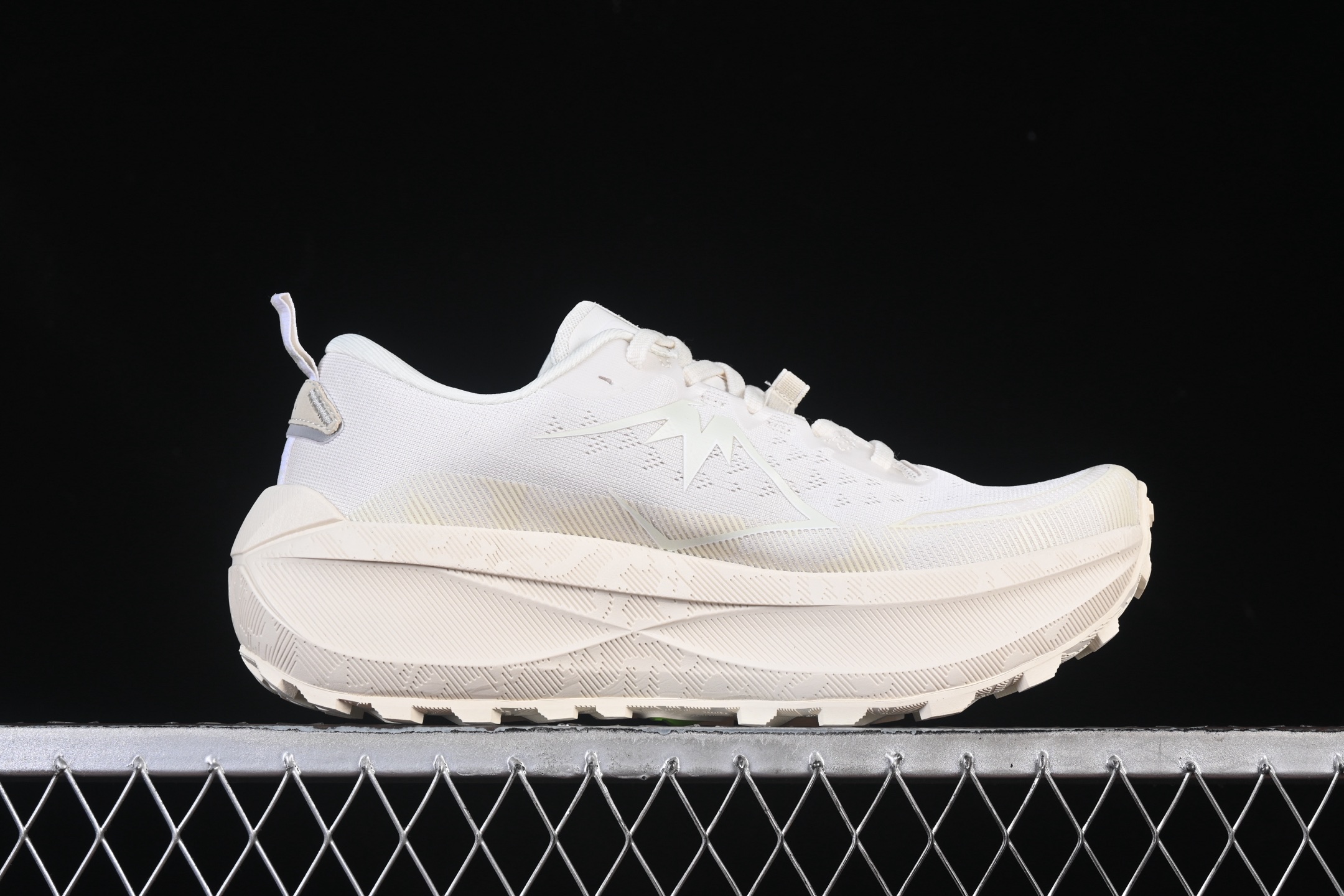 💰240纯原
 Asics Trabuco Max 4 亚瑟士运动休闲透气专业跑鞋 1011B976-100
尺码：36 37 37.5 38 39 39.5 40 40.5 41.5 42 42.5 43.5 44 45 AJC3