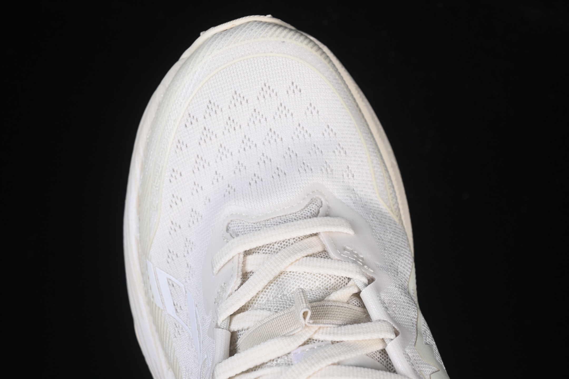💰240纯原
 Asics Trabuco Max 4 亚瑟士运动休闲透气专业跑鞋 1011B976-100
尺码：36 37 37.5 38 39 39.5 40 40.5 41.5 42 42.5 43.5 44 45 AJC3