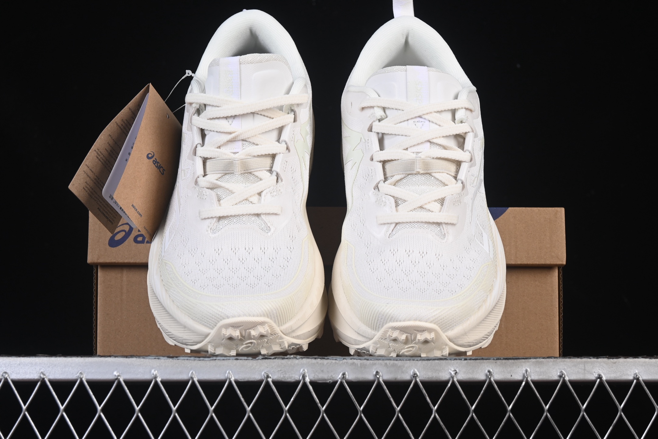 💰240纯原
 Asics Trabuco Max 4 亚瑟士运动休闲透气专业跑鞋 1011B976-100
尺码：36 37 37.5 38 39 39.5 40 40.5 41.5 42 42.5 43.5 44 45 AJC3
