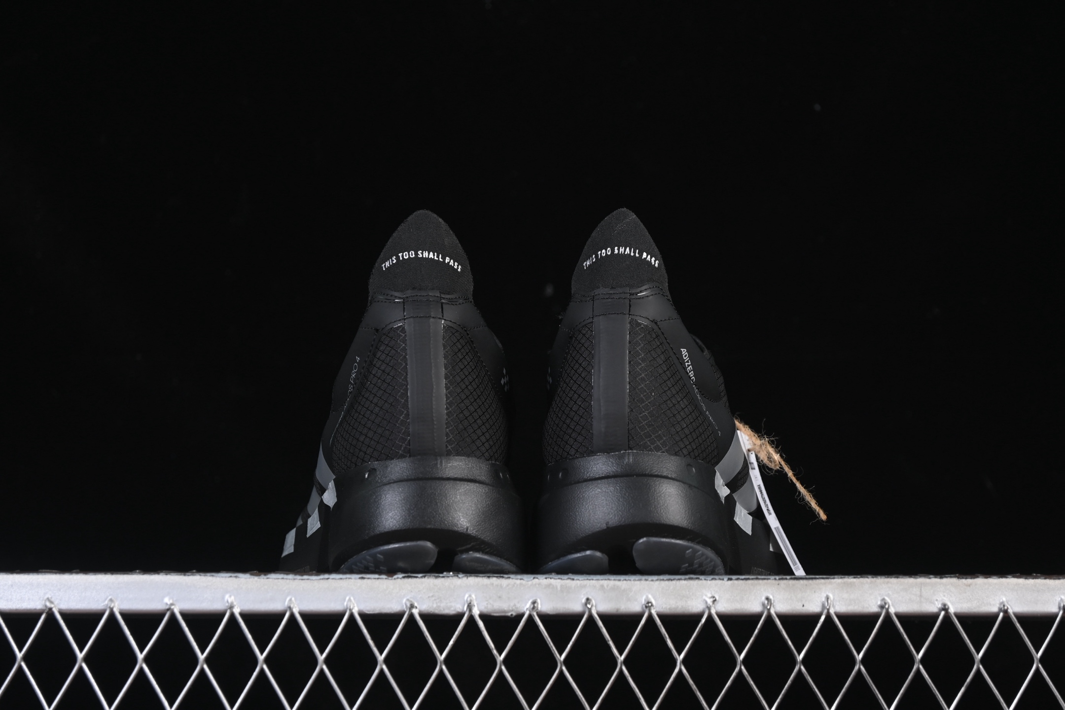 💰240纯原
Adidas Adizero Adios 4 M JR4887 阿迪透气轻盈低帮跑步鞋
尺码：36 36.5 37 38 38.5 39 40 40.5 41 42 42.5 43 44 44.5 45 46 7+C3