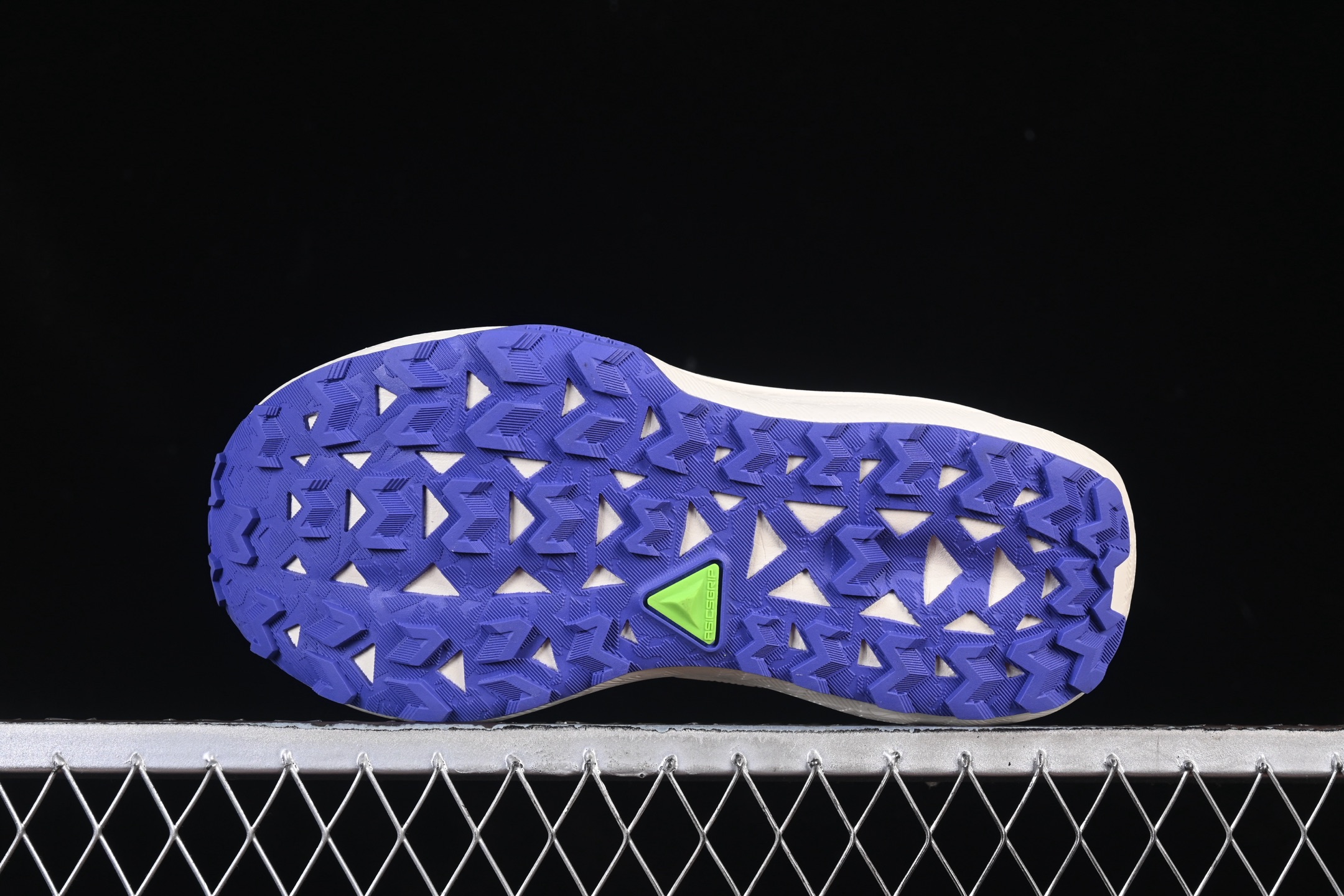 💰240纯原
Asics Trabuco Max 4 亚瑟士运动休闲透气专业跑鞋 1011B976-300
尺码：36 37 37.5 38 39 39.5 40 40.5 41.5 42 42.5 43.5 44 45 AJC3