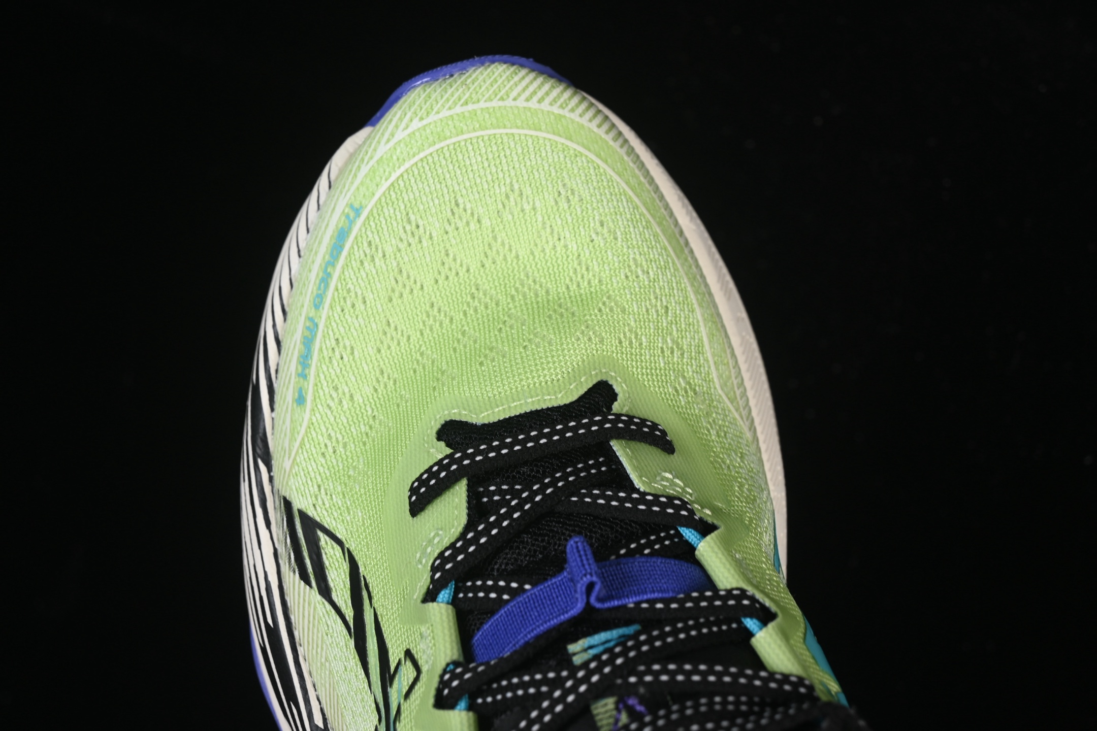 💰240纯原
Asics Trabuco Max 4 亚瑟士运动休闲透气专业跑鞋 1011B976-300
尺码：36 37 37.5 38 39 39.5 40 40.5 41.5 42 42.5 43.5 44 45 AJC3