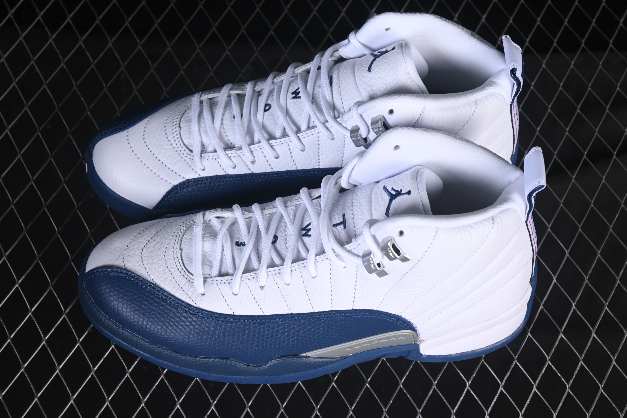 💰550纯原
 Air Jordan 12 Retro "French Blue And White" AJ12 乔12法国蓝 CT8013-114
#大厂出品 原楦原纸板 客供原厂材料开发 极致一眼正品既视感 细节如图所示
尺码：40 40.5 41 42 42.5 43 44 44.5 45 46 47.5 48.5 B.G7