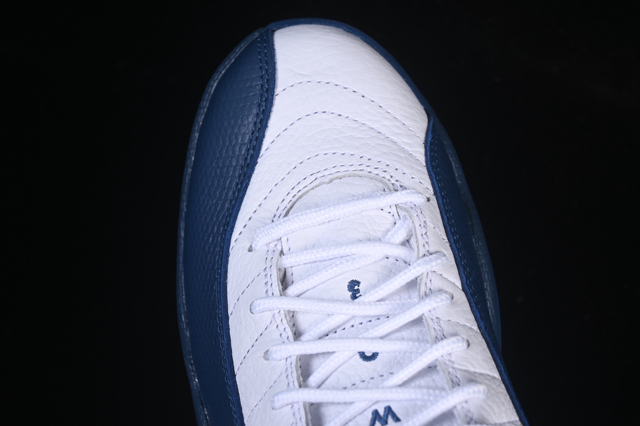 💰550纯原
 Air Jordan 12 Retro "French Blue And White" AJ12 乔12法国蓝 CT8013-114
#大厂出品 原楦原纸板 客供原厂材料开发 极致一眼正品既视感 细节如图所示
尺码：40 40.5 41 42 42.5 43 44 44.5 45 46 47.5 48.5 B.G7