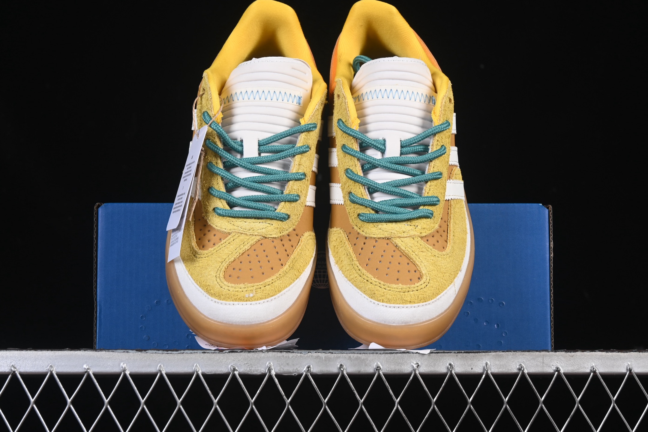 💰190纯原
 Bad Bunny x Adidas Gazelle Indoor JS5053 联名款 三叶草复古休闲防滑耐磨低帮板鞋
尺码：36 36.5 37 38 38.5 39 40 40.5 41 42 42.5 43 44 44.5 45 Z.C3