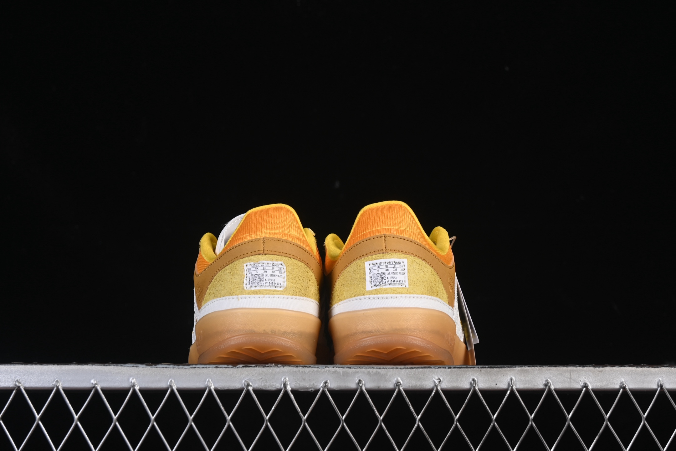 💰190纯原
 Bad Bunny x Adidas Gazelle Indoor JS5053 联名款 三叶草复古休闲防滑耐磨低帮板鞋
尺码：36 36.5 37 38 38.5 39 40 40.5 41 42 42.5 43 44 44.5 45 Z.C3