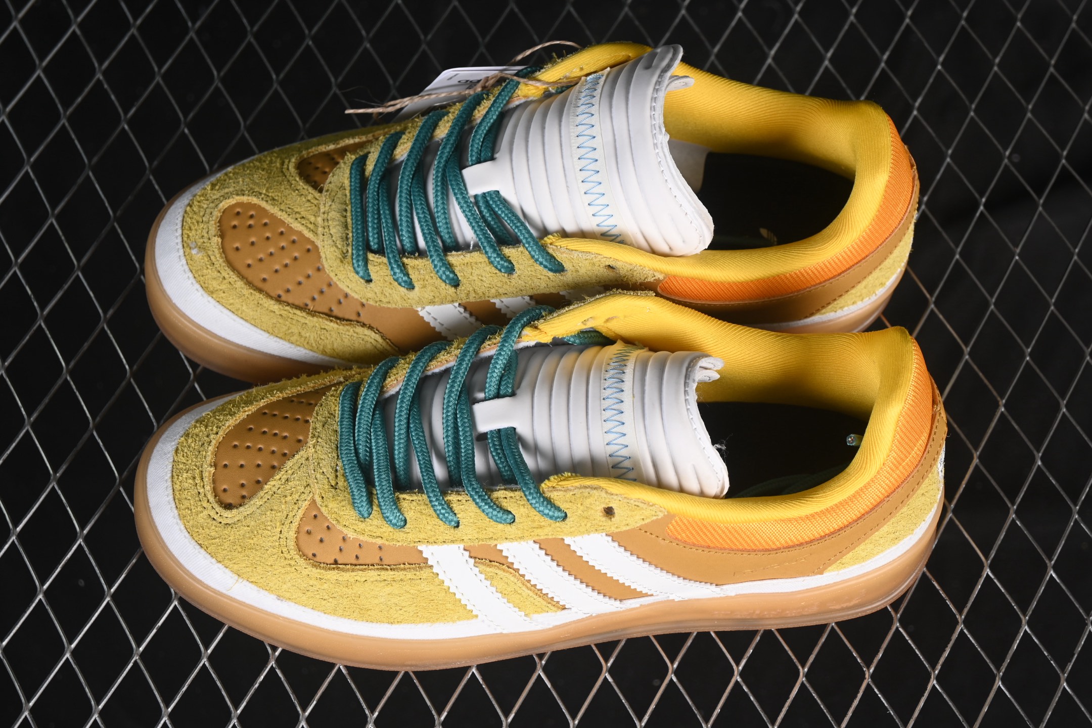 💰190纯原
 Bad Bunny x Adidas Gazelle Indoor JS5053 联名款 三叶草复古休闲防滑耐磨低帮板鞋
尺码：36 36.5 37 38 38.5 39 40 40.5 41 42 42.5 43 44 44.5 45 Z.C3