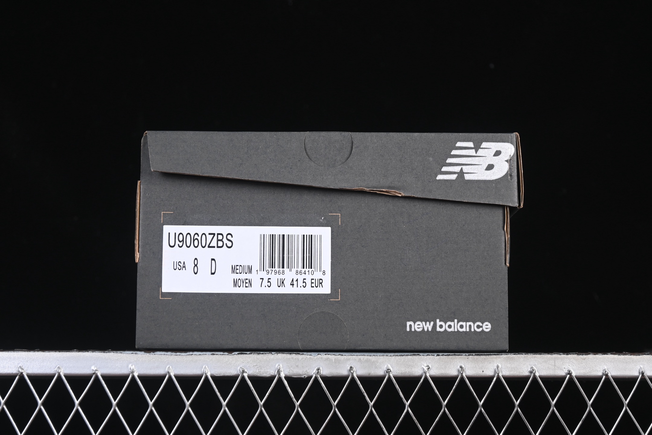 💰190纯原
 New Balance NB9060 复古休闲运动慢跑鞋 U9060ZBS
#最强性价版 采用大面积网眼以及麂皮材质覆盖鞋身，还原经典气质。搭载ABZORB避震科技，由泡沫聚酯制成，上脚可以有效减少由鞋底反弹对身体及双腿的冲击力
尺码：36 37 37.5 38 38.5 39 40 40.5 41 42 42.5 43 44 44.5 45 46.5 F.C3