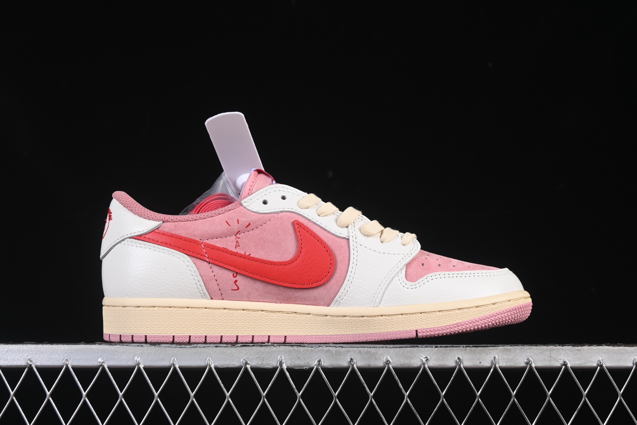💰280公司级💰380纯原
Travis Scott x Air Jordan 1 Low OG AJ1 乔1倒勾低帮 DM7866-100
尺码：36 36.5 37.5 38 38.5 39 40 40.5 41 42 42.5 43 44 44.5 45 46 47.5 WMD4