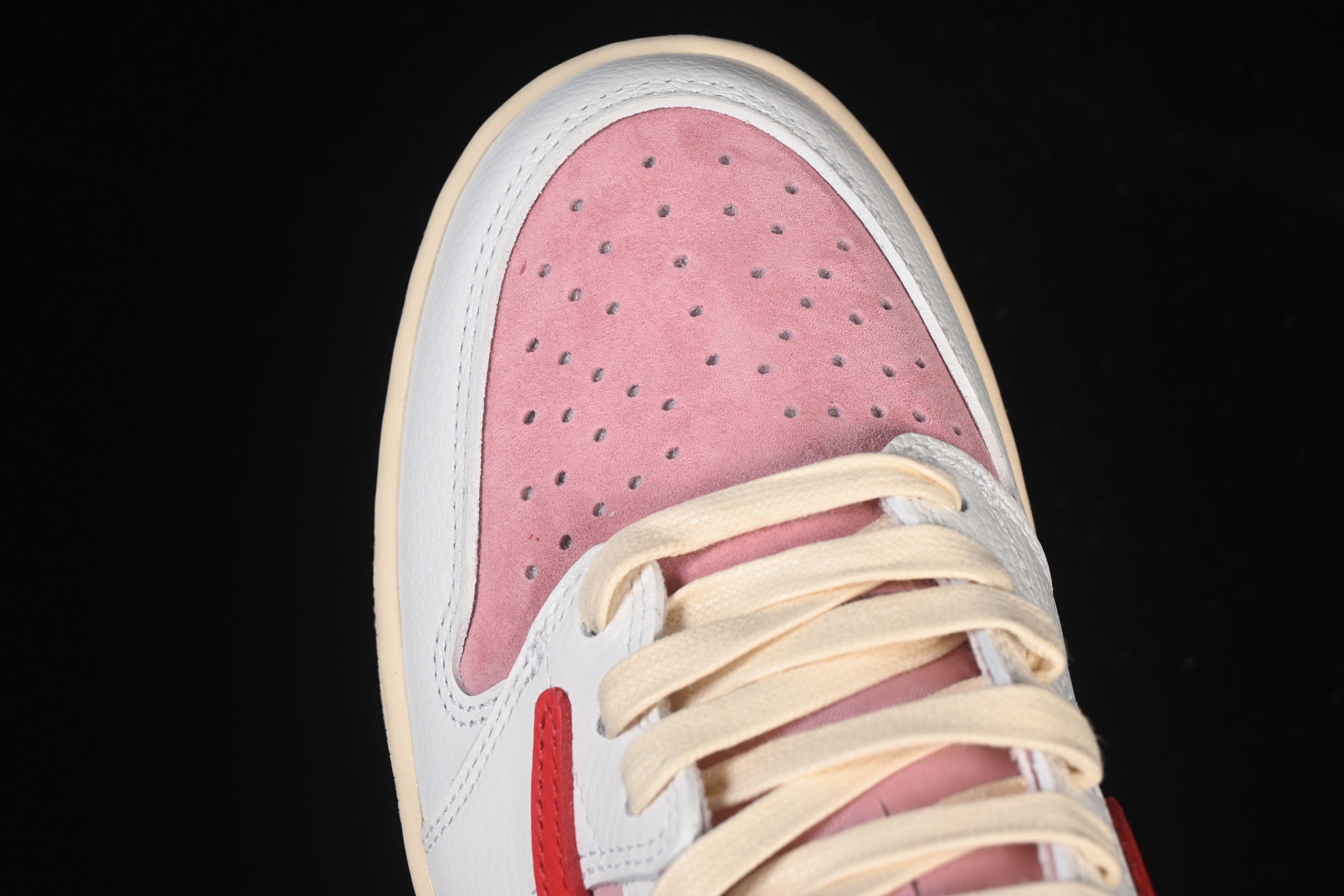 💰280公司级💰380纯原
Travis Scott x Air Jordan 1 Low OG AJ1 乔1倒勾低帮 DM7866-100
尺码：36 36.5 37.5 38 38.5 39 40 40.5 41 42 42.5 43 44 44.5 45 46 47.5 WMD4