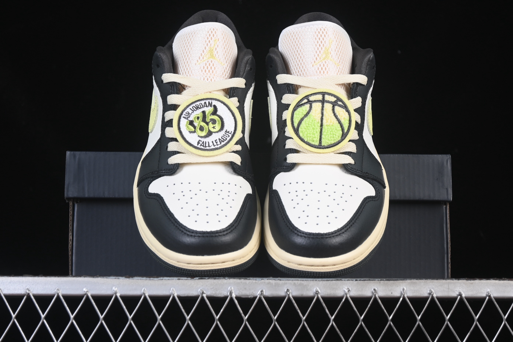 💰240纯原💰280顶级
 Air Jordan 1 Low AJ1 乔1篮球之子 低帮复古文化篮球鞋 HQ3009-003
#市售最高品质 原鞋开发 大厂代工流水线打造 公司货既视感 细节随意对比
尺码：35.5 36 36.5 37.5 38 38.5 39 40 40.5 41 42 42.5 43 44 44.5 45 46 H8D4