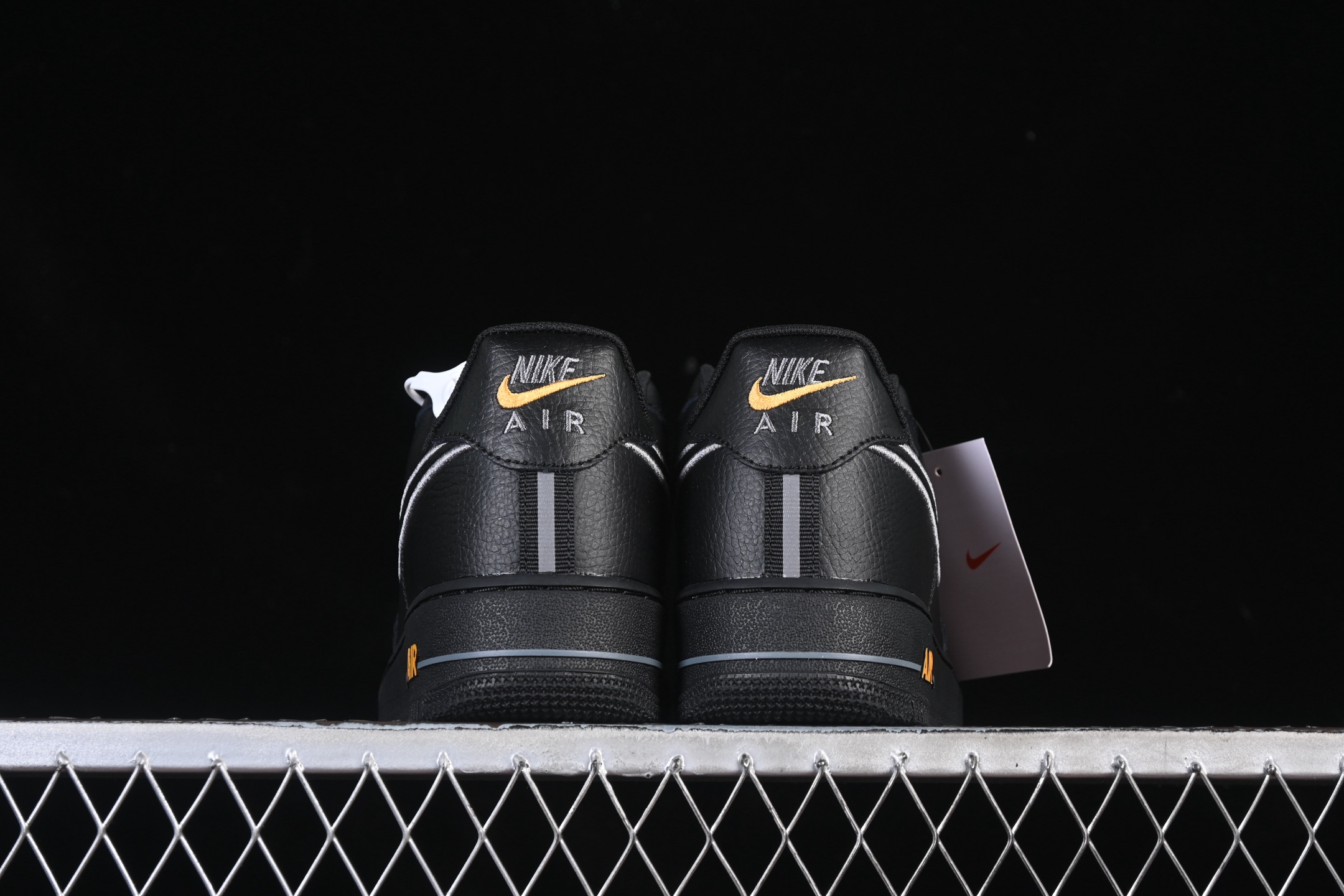 💰240纯原
Nike Air Force 1'07 Low 空军一号低帮休闲板鞋 IB7677-001
#原楦原纸板 纯正空军版型 内置全掌气垫
尺码：36 36.5 37.5 38 38.5 39 40 40.5 41 42 42.5 43 44 44.5 45 K.D4