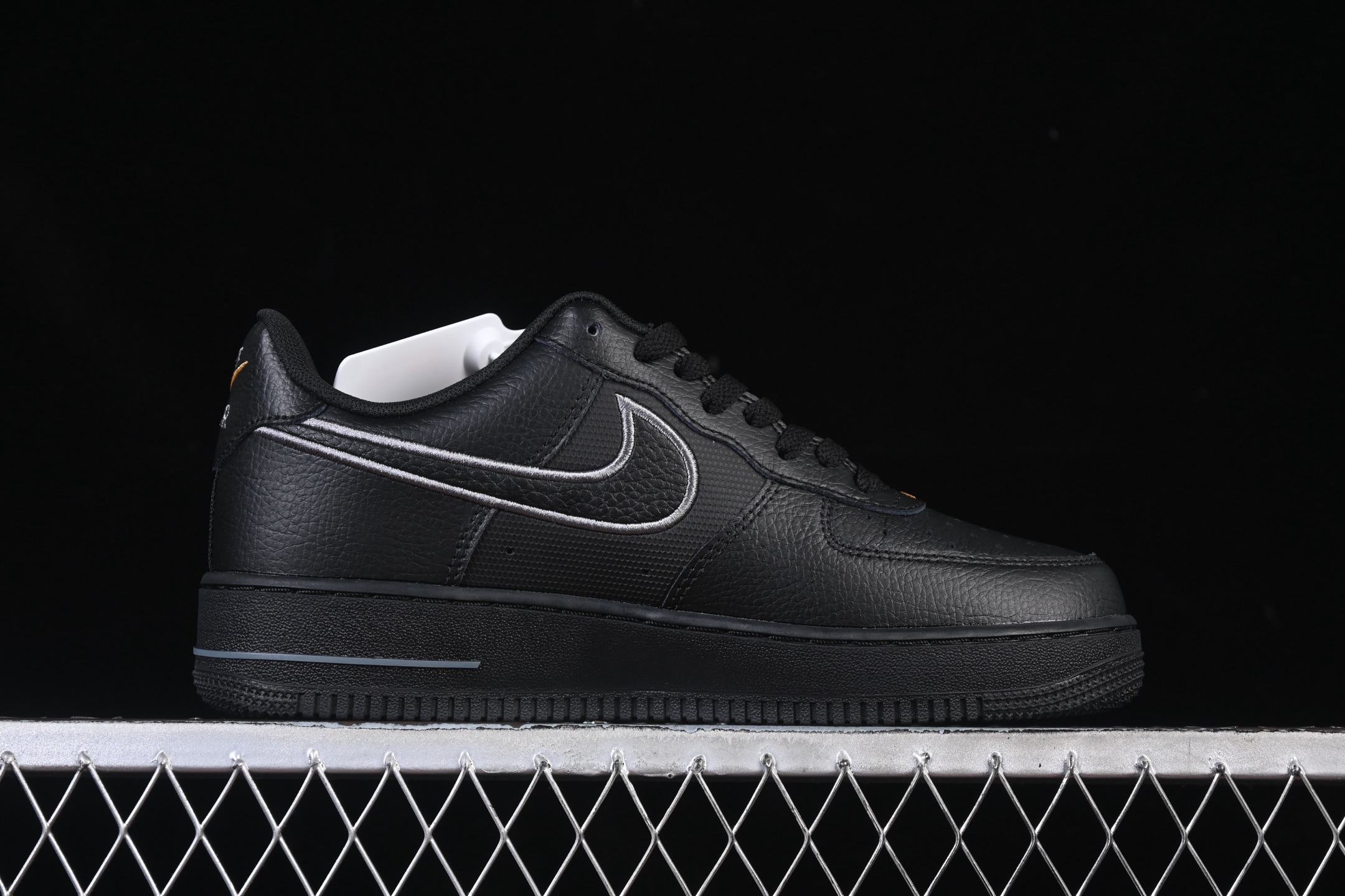 💰240纯原
Nike Air Force 1'07 Low 空军一号低帮休闲板鞋 IB7677-001
#原楦原纸板 纯正空军版型 内置全掌气垫
尺码：36 36.5 37.5 38 38.5 39 40 40.5 41 42 42.5 43 44 44.5 45 K.D4