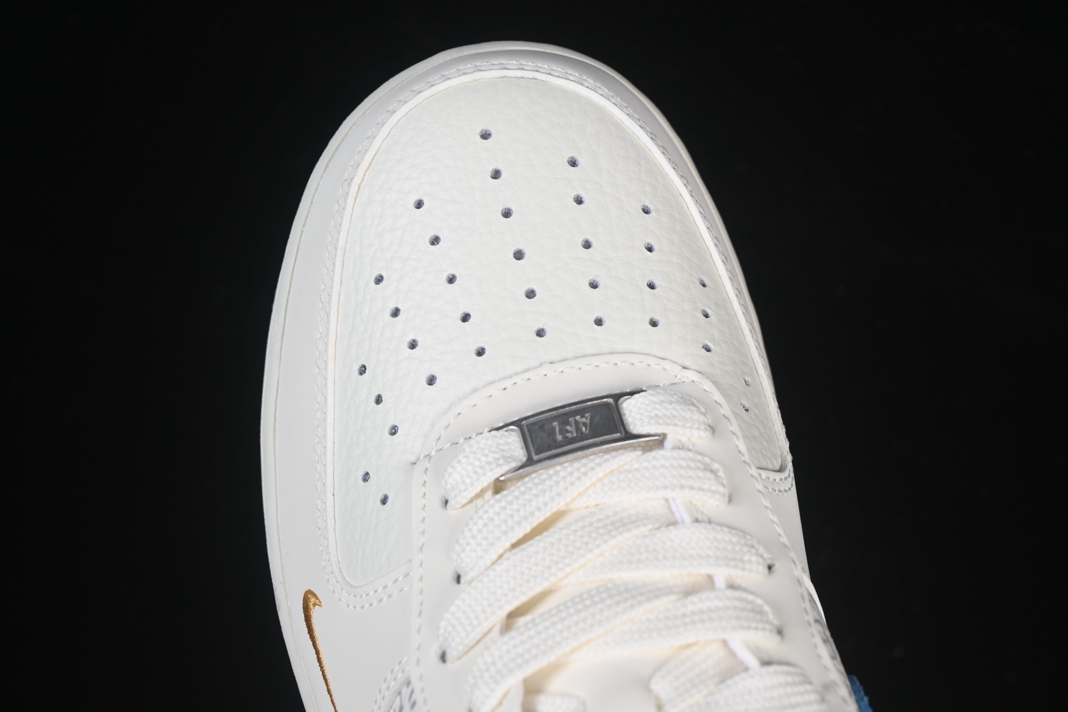 💰300纯原
 Nike Air Force 1'07 Low 巴黎世家联名 白蓝金 空军一号低帮休闲板鞋 YF9511-803
#原楦头原纸板 高端定制鞋盒 原厂鞋底 超高清洁度 细节完美
尺码：36 36.5 37.5 38 38.5 39 40 40.5 41 42 42.5 43 44 44.5 45 9.D4