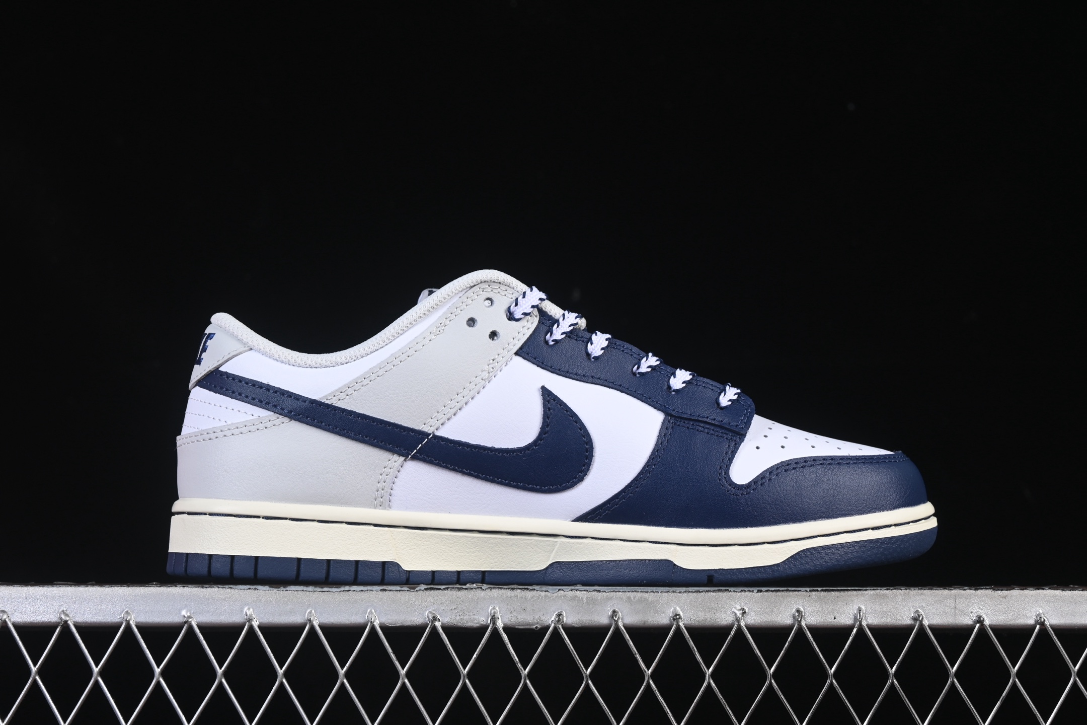 💰200真标💰260公司级💰360纯原
Nike SB Dunk Low 蓝白灰拼色 低帮休闲板鞋 IM2222-101
尺码：40 40.5 41 42 42.5 43 44 44.5 45 46 9.E5