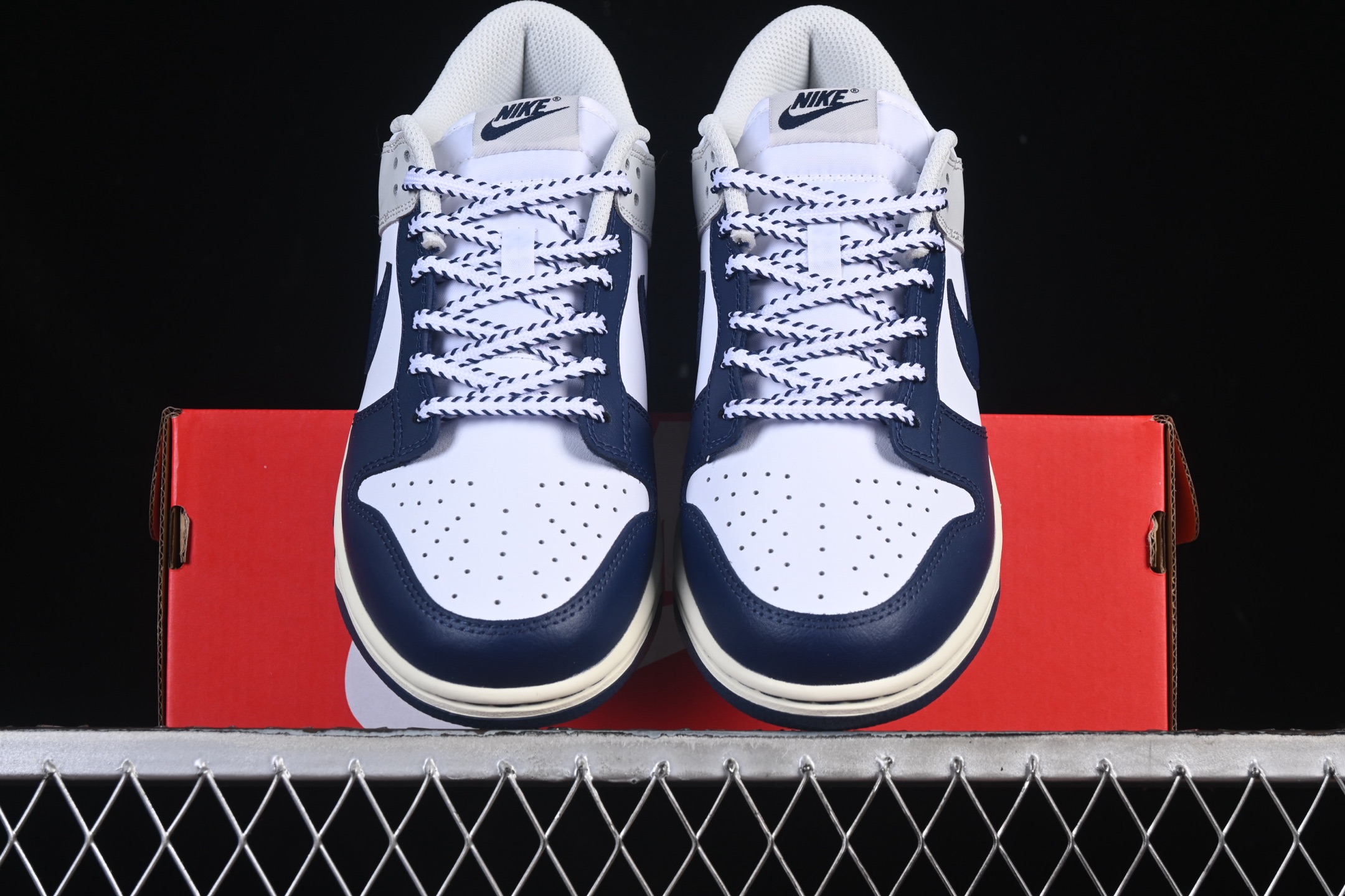 💰200真标💰260公司级💰360纯原
Nike SB Dunk Low 蓝白灰拼色 低帮休闲板鞋 IM2222-101
尺码：40 40.5 41 42 42.5 43 44 44.5 45 46 9.E5