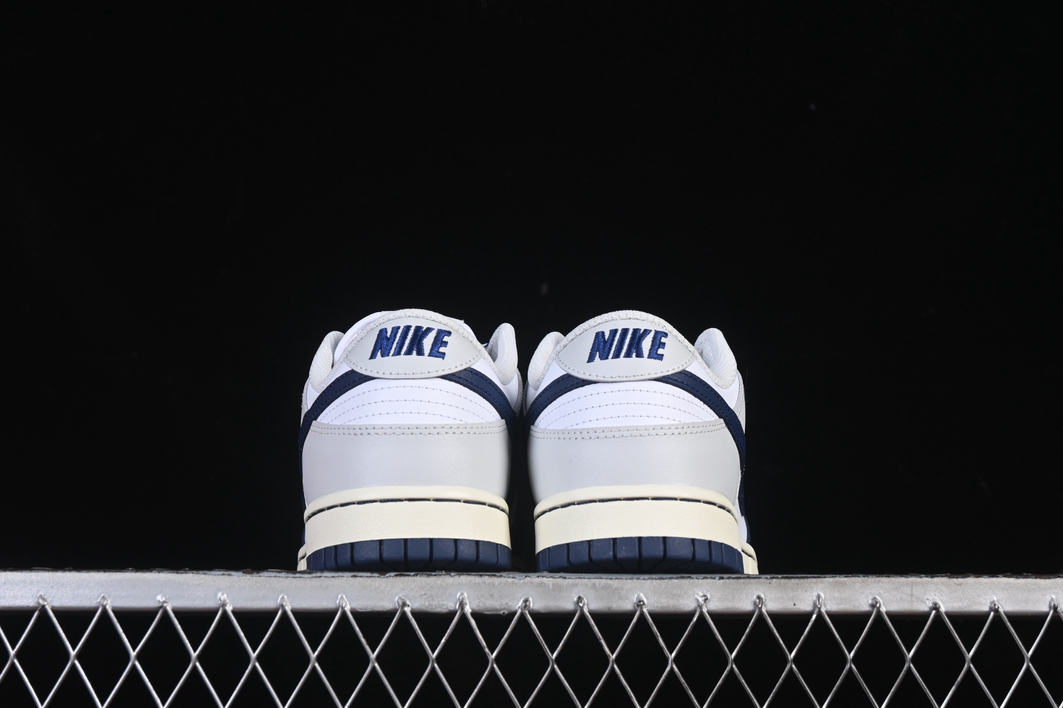 💰200真标💰260公司级💰360纯原
Nike SB Dunk Low 蓝白灰拼色 低帮休闲板鞋 IM2222-101
尺码：40 40.5 41 42 42.5 43 44 44.5 45 46 9.E5
