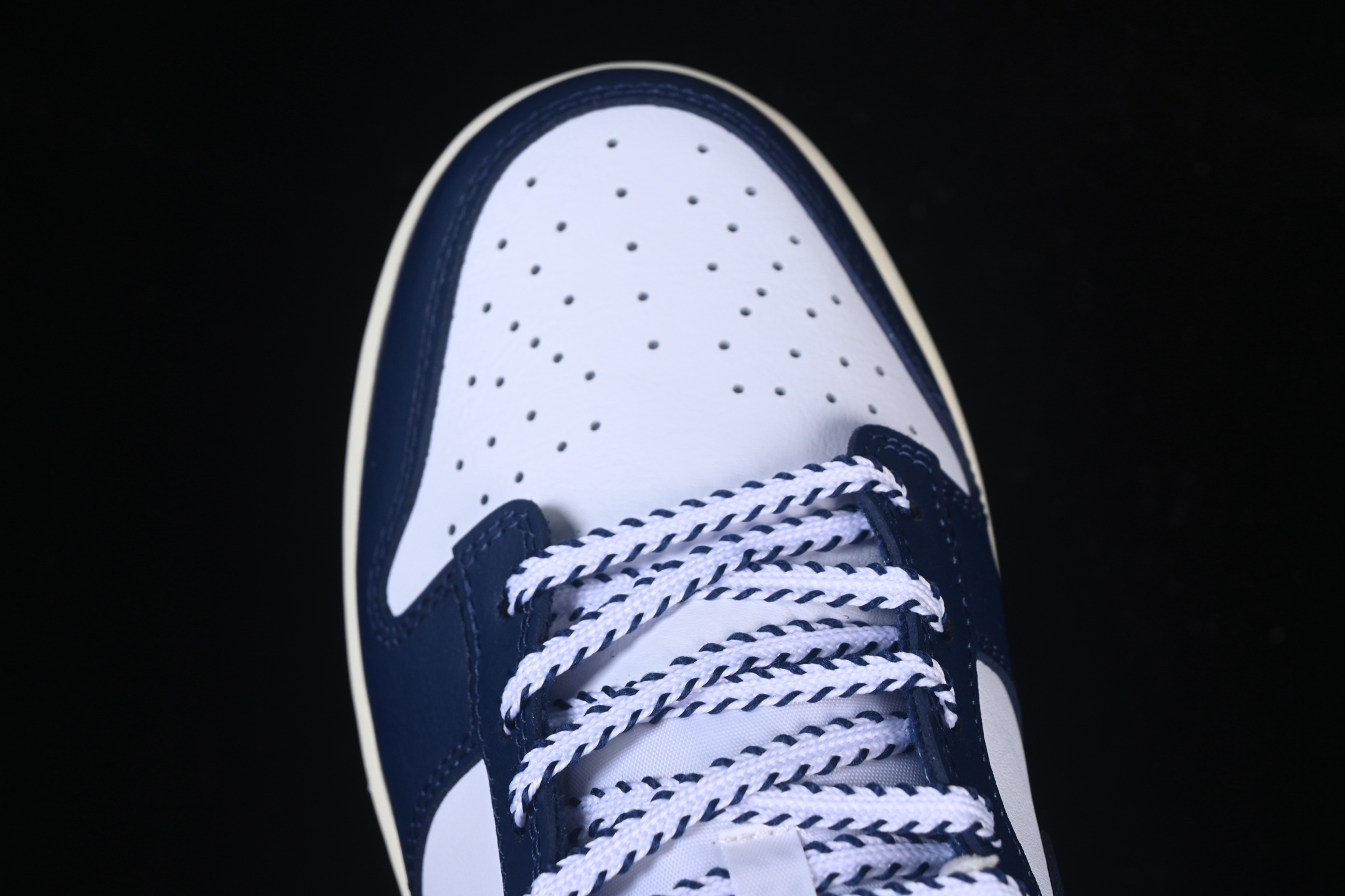 💰200真标💰260公司级💰360纯原
Nike SB Dunk Low 蓝白灰拼色 低帮休闲板鞋 IM2222-101
尺码：40 40.5 41 42 42.5 43 44 44.5 45 46 9.E5