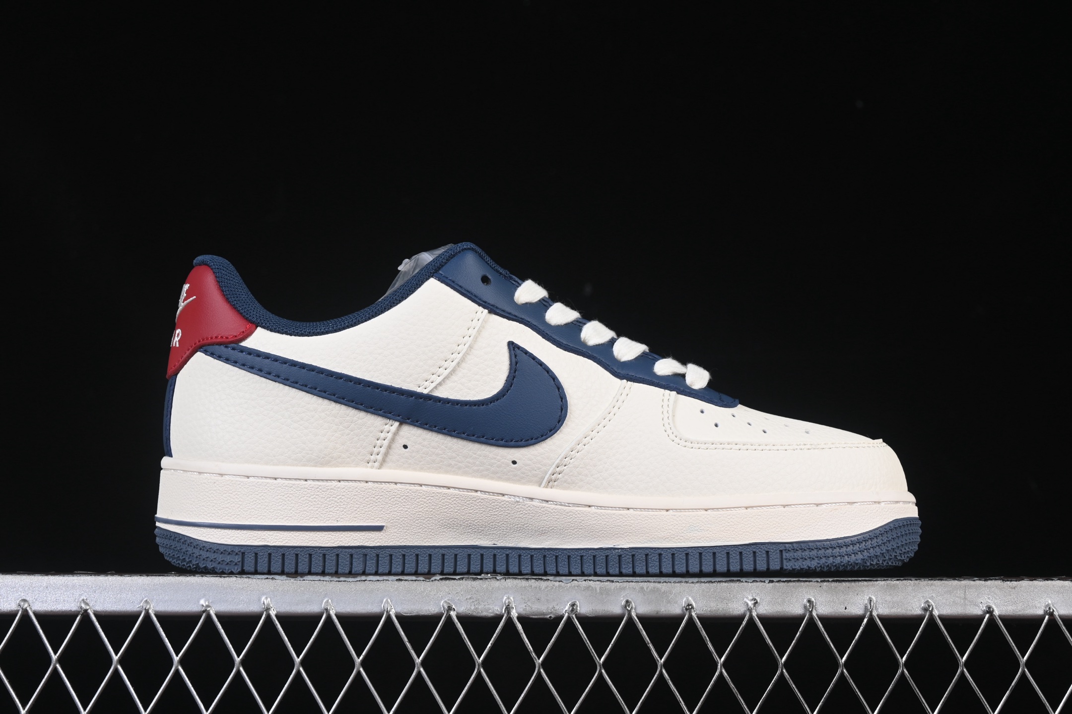 💰280纯原
 Nike Air Force 1'07 Low 空军一号低帮休闲板鞋 XD2588-604
#原楦头原纸板 原装鞋盒 定制五金配件 内置全掌气垫 原厂鞋底
尺码：36 36.5 37.5 38 38.5 39 40 40.5 41 42 42.5 43 44 44.5 45 K.D4