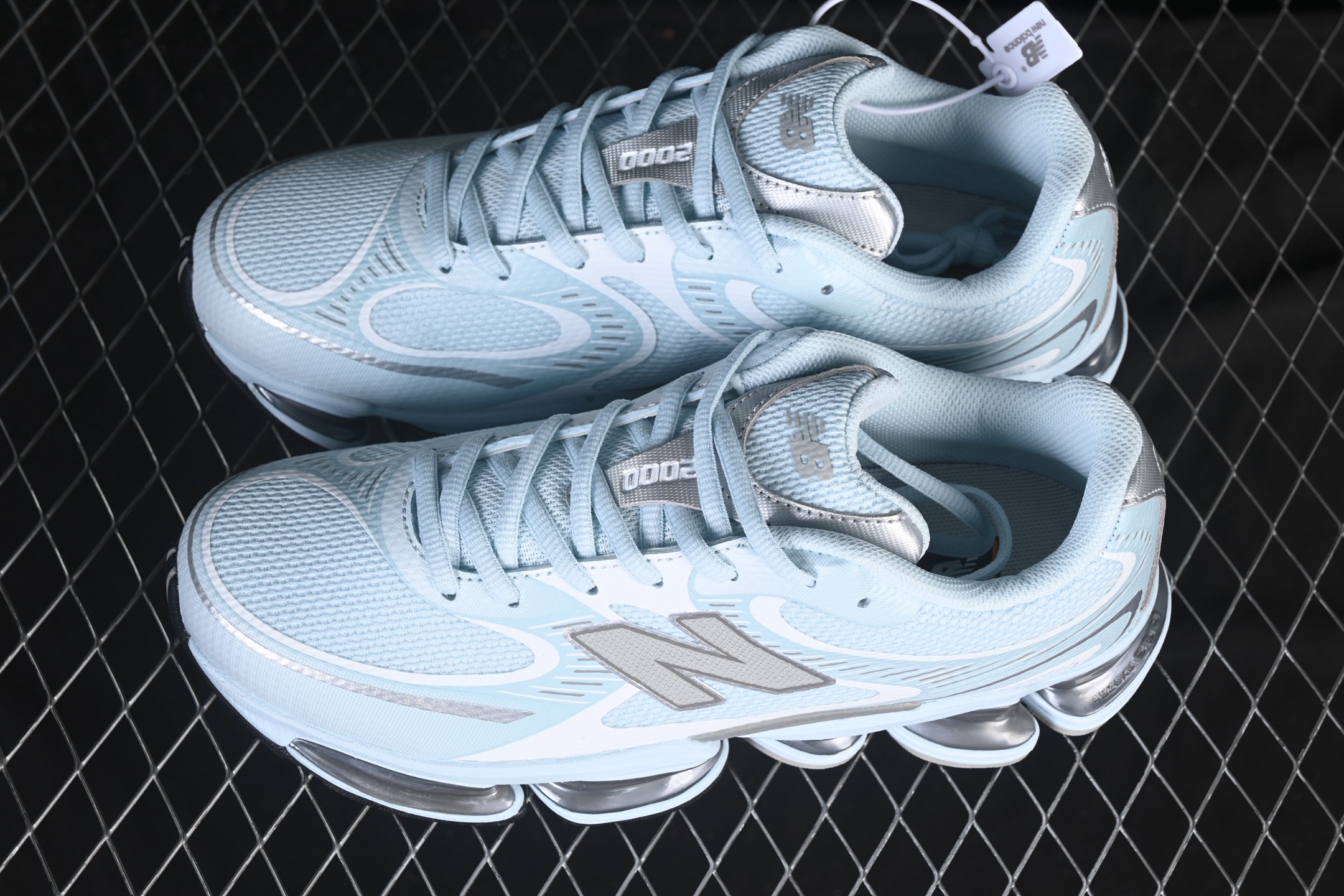 💰260纯原 New Balance 2000系列复古老爹风休闲运动慢跑鞋 U2000ETC
尺码：36 37 37.5 38 38.5 39.5 40 40.5 41.5 42 42.5 43 44 44.5 45 46.5 3.D4
