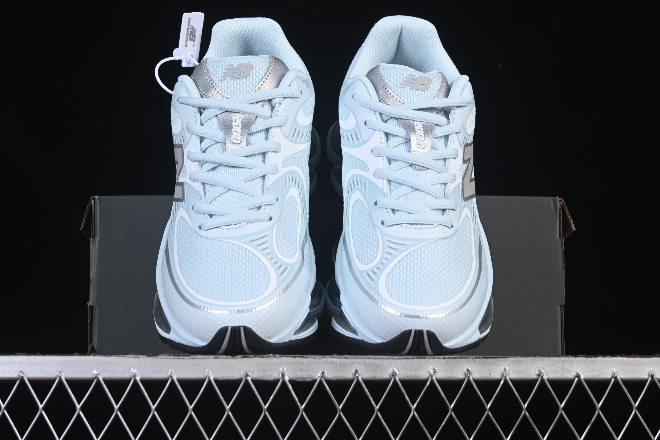 💰260纯原 New Balance 2000系列复古老爹风休闲运动慢跑鞋 U2000ETC
尺码：36 37 37.5 38 38.5 39.5 40 40.5 41.5 42 42.5 43 44 44.5 45 46.5 3.D4