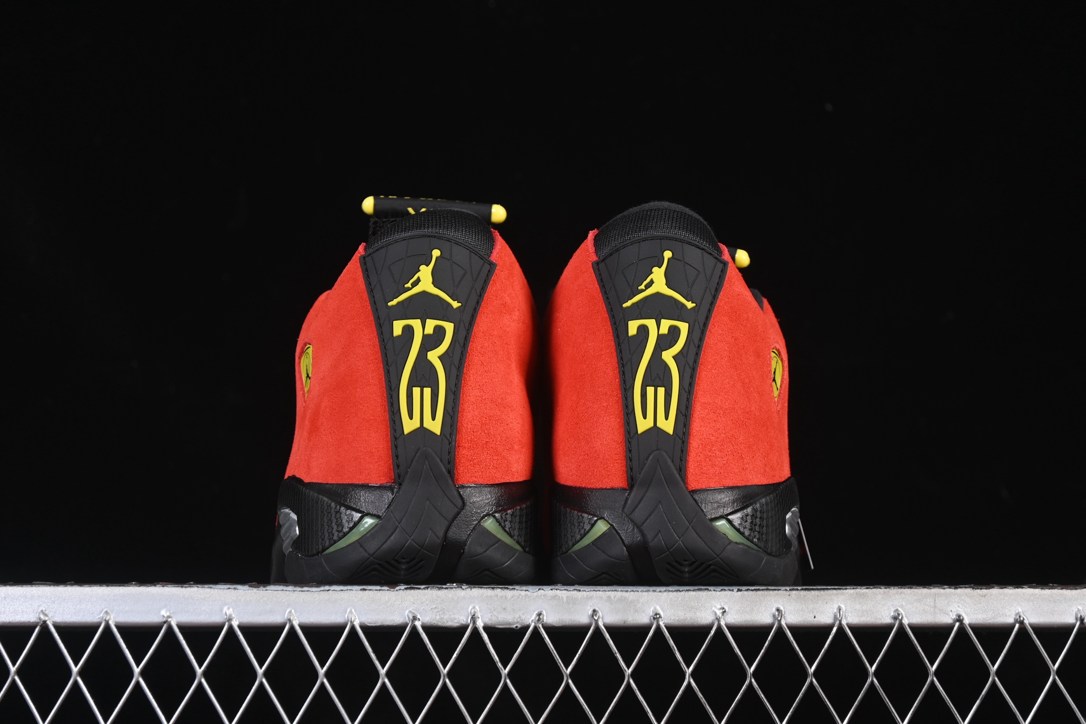 💰480纯原
 Air Jordan 14 Retro "Ferrari" AJ14 乔14法拉利 大红战马 IF5015-600
#大厂出品 原楦原纸板 客供原厂材料开发 全麂皮鞋身材质 细节如图所示
尺码：40 40.5 41 42 42.5 43 44 44.5 45 46 47.5 P.E5