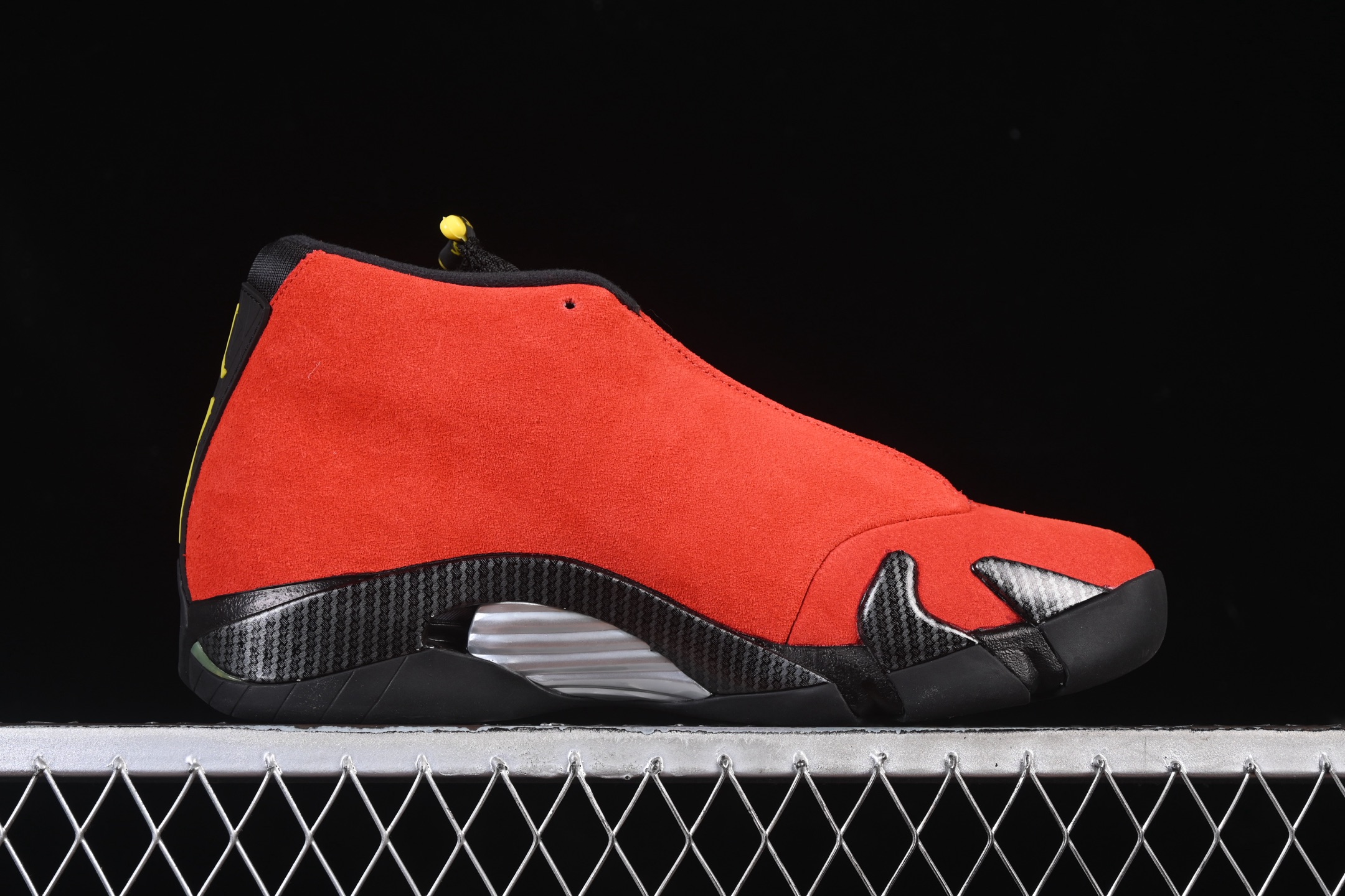💰480纯原
 Air Jordan 14 Retro "Ferrari" AJ14 乔14法拉利 大红战马 IF5015-600
#大厂出品 原楦原纸板 客供原厂材料开发 全麂皮鞋身材质 细节如图所示
尺码：40 40.5 41 42 42.5 43 44 44.5 45 46 47.5 P.E5
