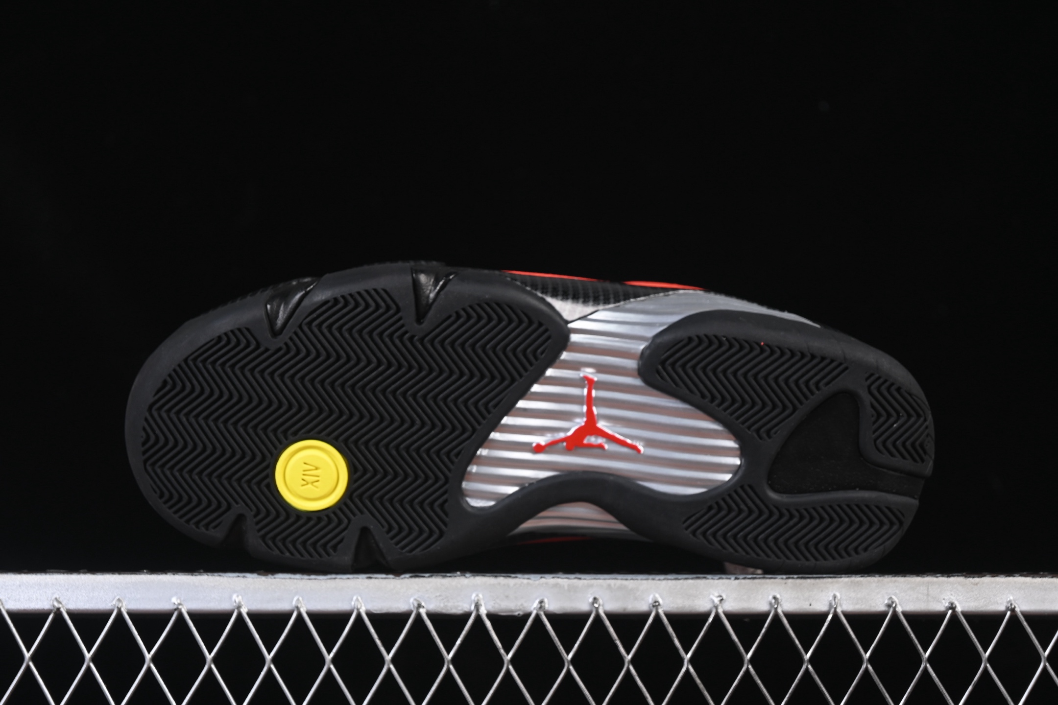 💰480纯原
 Air Jordan 14 Retro "Ferrari" AJ14 乔14法拉利 大红战马 IF5015-600
#大厂出品 原楦原纸板 客供原厂材料开发 全麂皮鞋身材质 细节如图所示
尺码：40 40.5 41 42 42.5 43 44 44.5 45 46 47.5 P.E5
