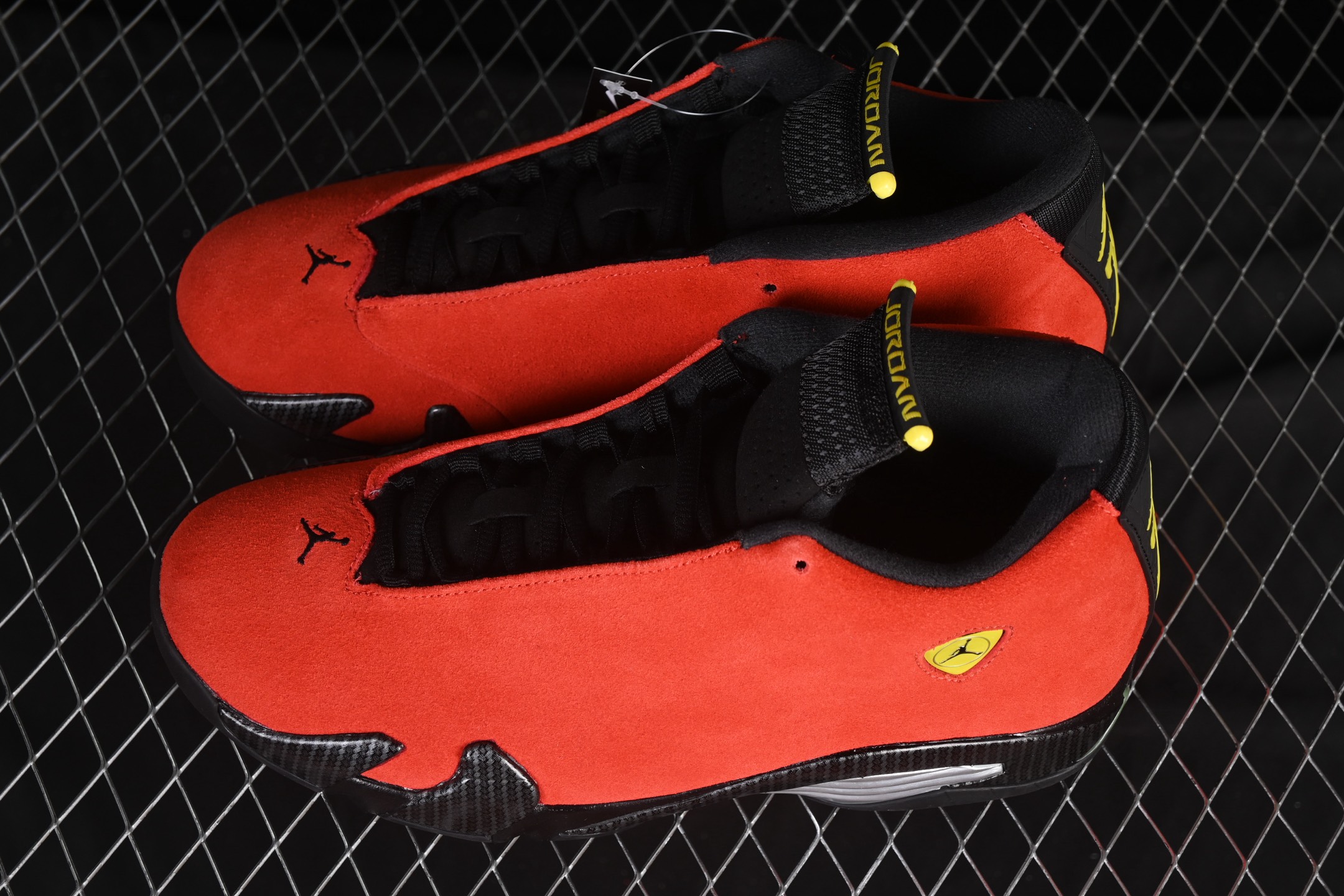 💰480纯原
 Air Jordan 14 Retro "Ferrari" AJ14 乔14法拉利 大红战马 IF5015-600
#大厂出品 原楦原纸板 客供原厂材料开发 全麂皮鞋身材质 细节如图所示
尺码：40 40.5 41 42 42.5 43 44 44.5 45 46 47.5 P.E5