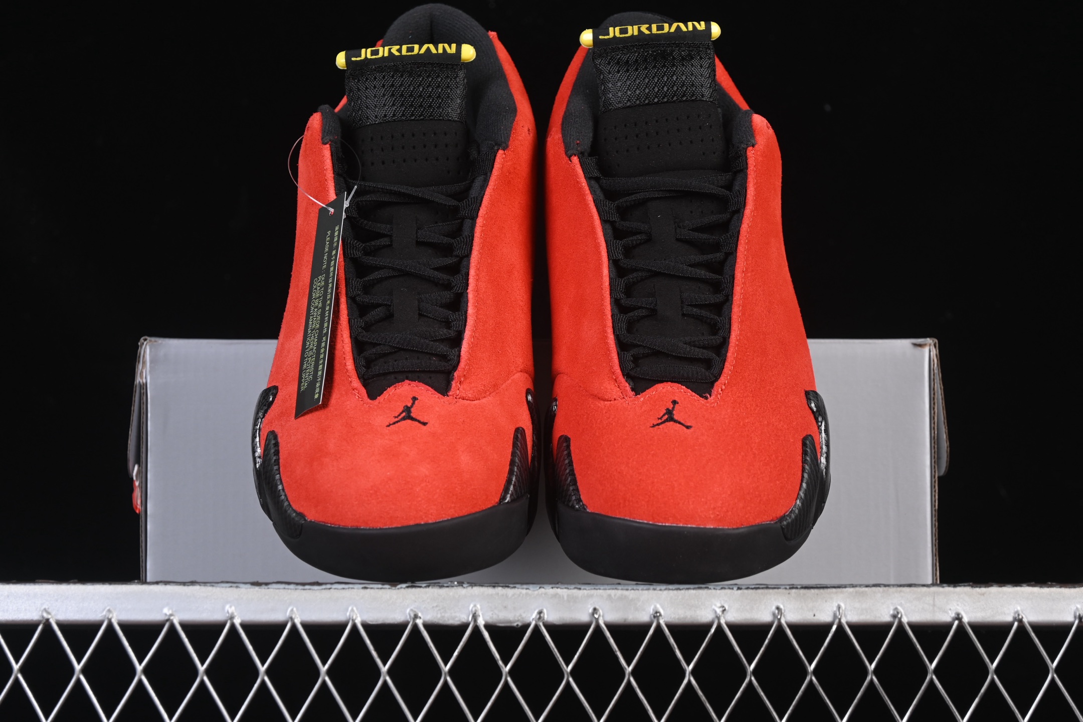 💰480纯原
 Air Jordan 14 Retro "Ferrari" AJ14 乔14法拉利 大红战马 IF5015-600
#大厂出品 原楦原纸板 客供原厂材料开发 全麂皮鞋身材质 细节如图所示
尺码：40 40.5 41 42 42.5 43 44 44.5 45 46 47.5 P.E5