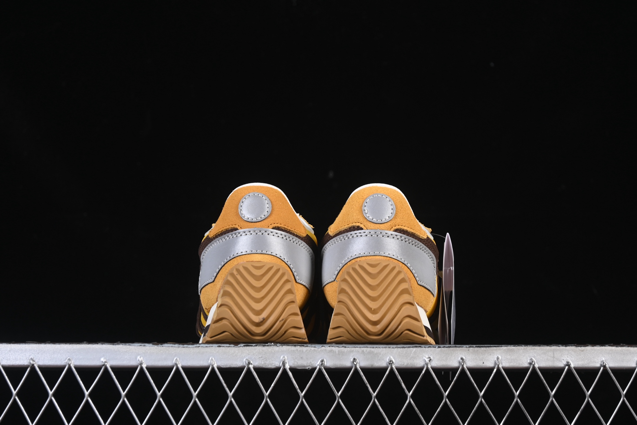 💰200纯原
Onitsuka Tiger Edr 78 鬼塚虎 舒适百搭防滑耐磨低帮跑步鞋 1183C401-750
尺码：36 37 37.5 38 39 39.5 40.5 41.5 42 42.5 43.5 44 45 B.C3