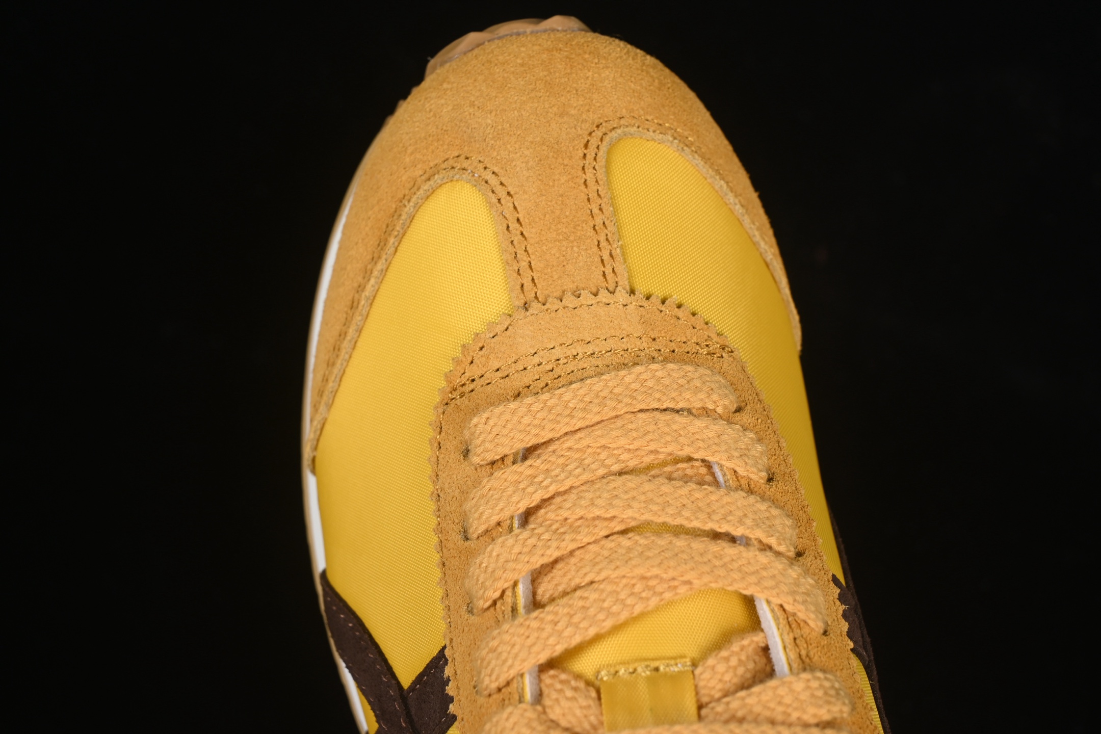 💰200纯原
Onitsuka Tiger Edr 78 鬼塚虎 舒适百搭防滑耐磨低帮跑步鞋 1183C401-750
尺码：36 37 37.5 38 39 39.5 40.5 41.5 42 42.5 43.5 44 45 B.C3