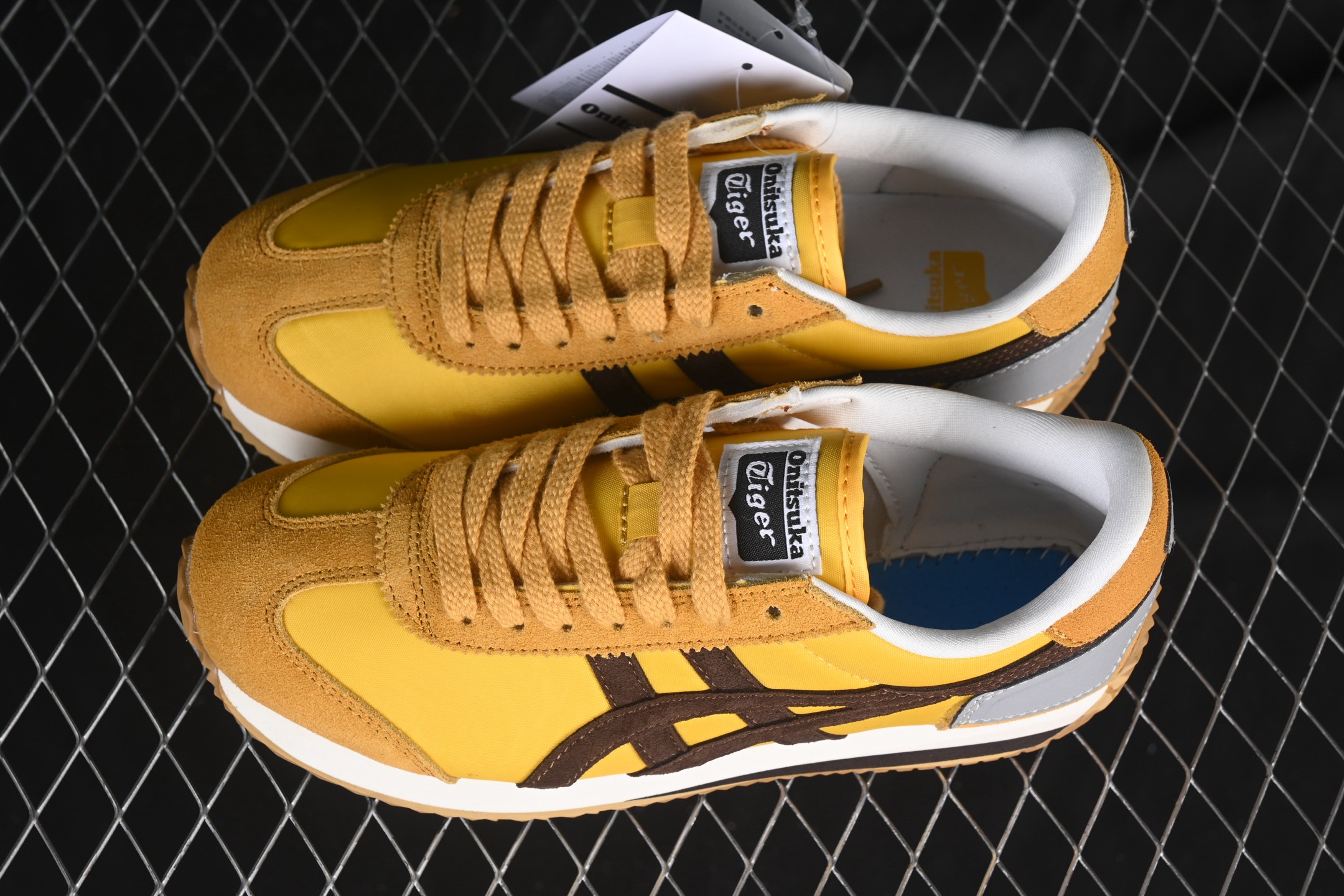 💰200纯原
Onitsuka Tiger Edr 78 鬼塚虎 舒适百搭防滑耐磨低帮跑步鞋 1183C401-750
尺码：36 37 37.5 38 39 39.5 40.5 41.5 42 42.5 43.5 44 45 B.C3